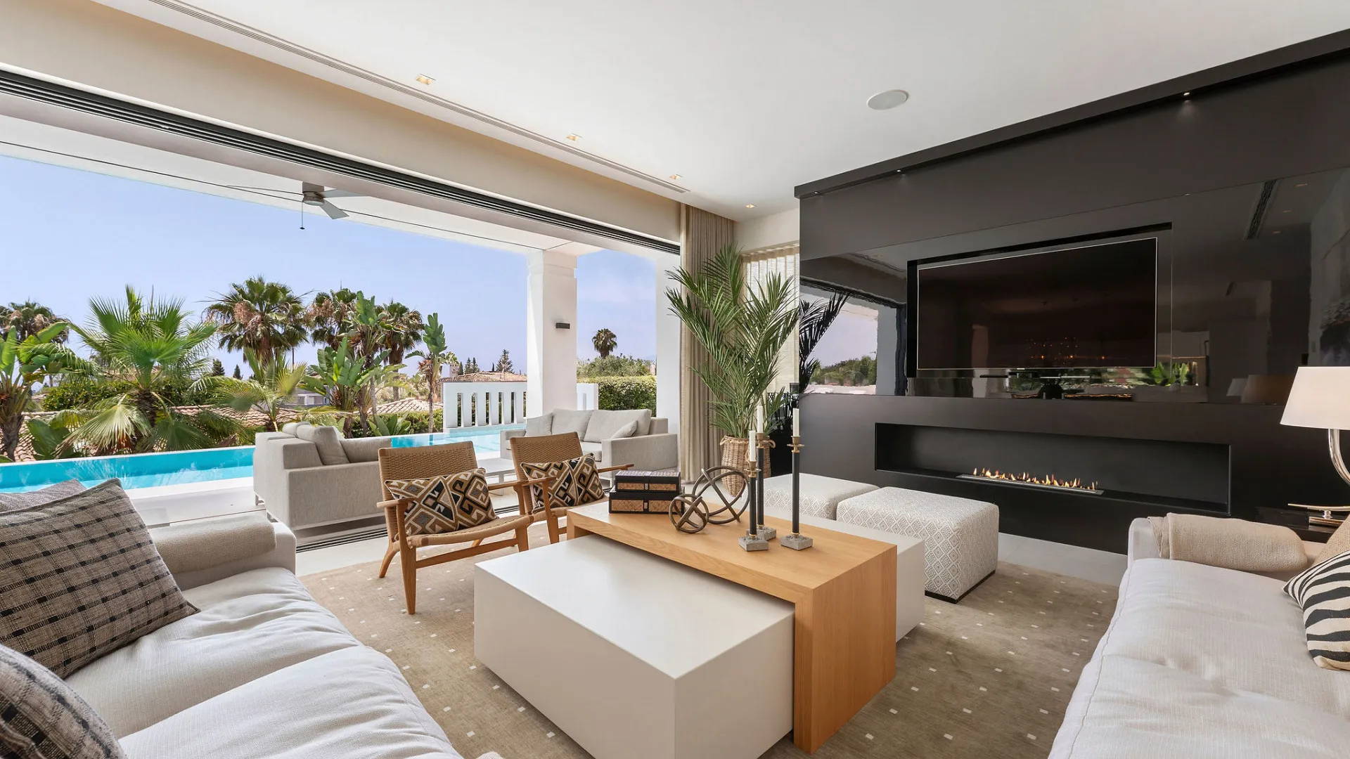 Villa en venta con 5 dormitorios en Nagüeles