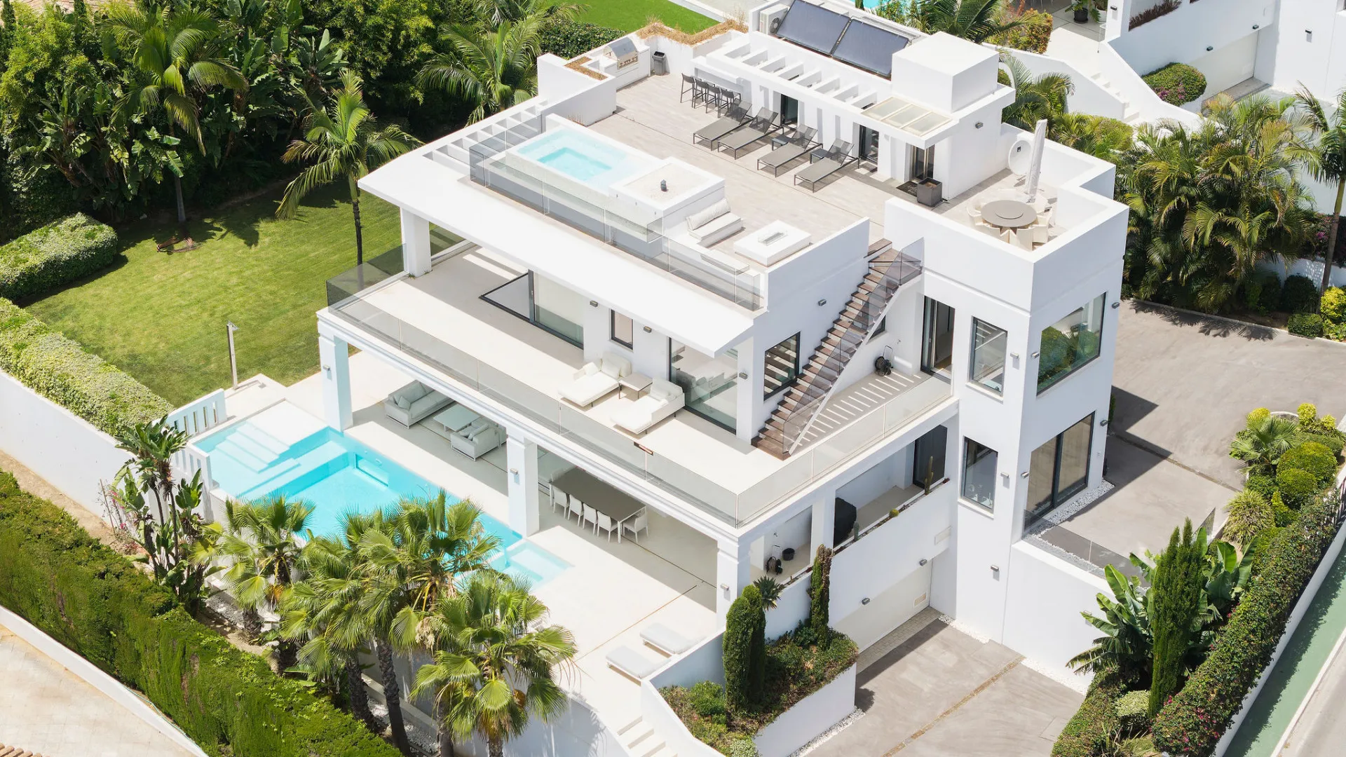 Villa en venta con 5 dormitorios en Nagüeles