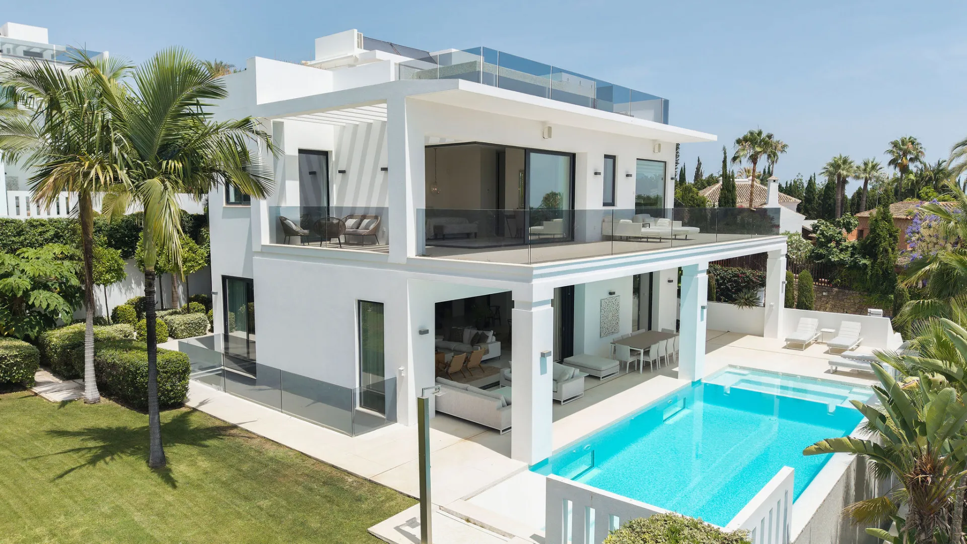 Villa en venta con 5 dormitorios en Nagüeles