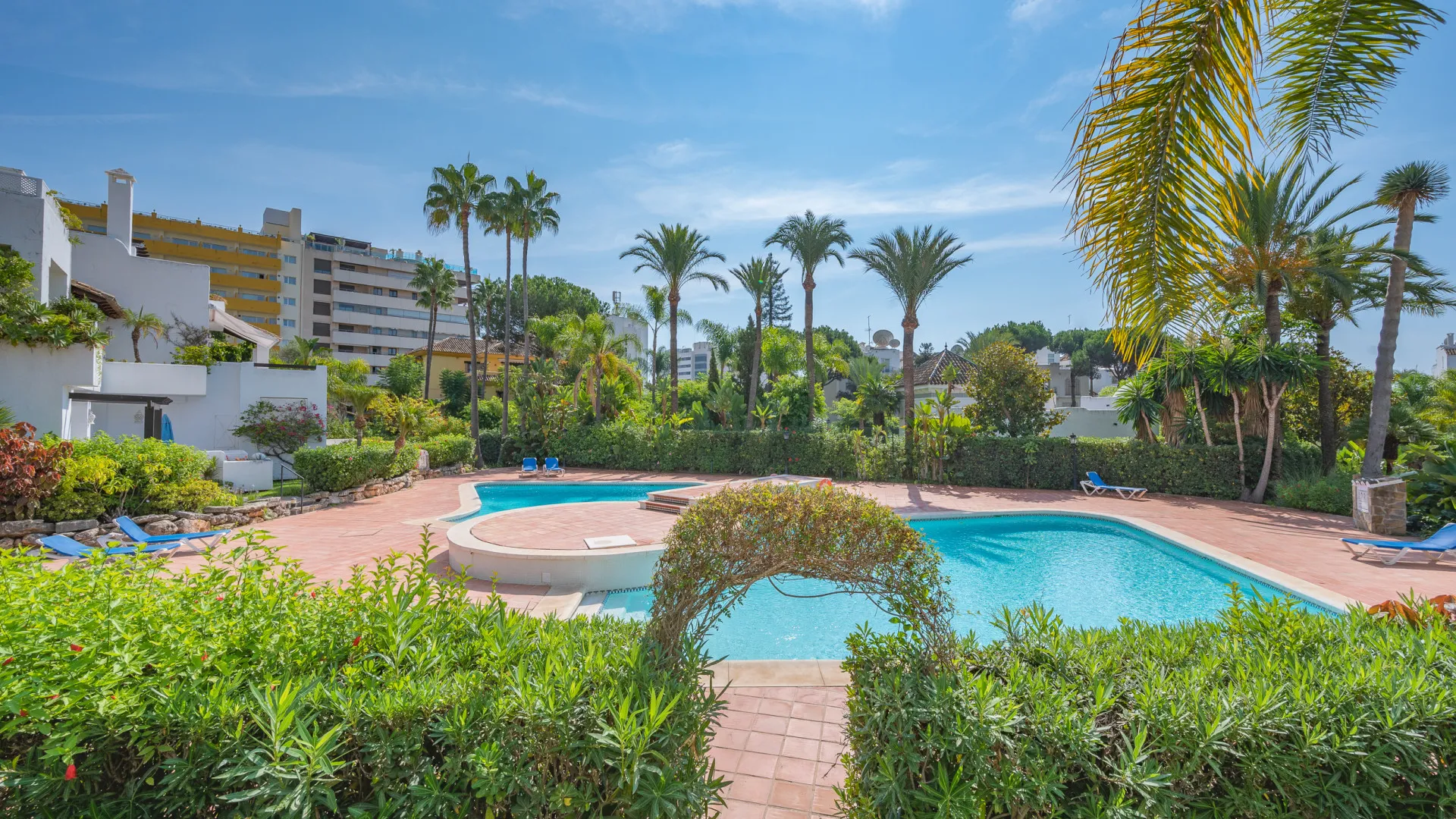 Alhambra del Mar ground floor apartment for sale