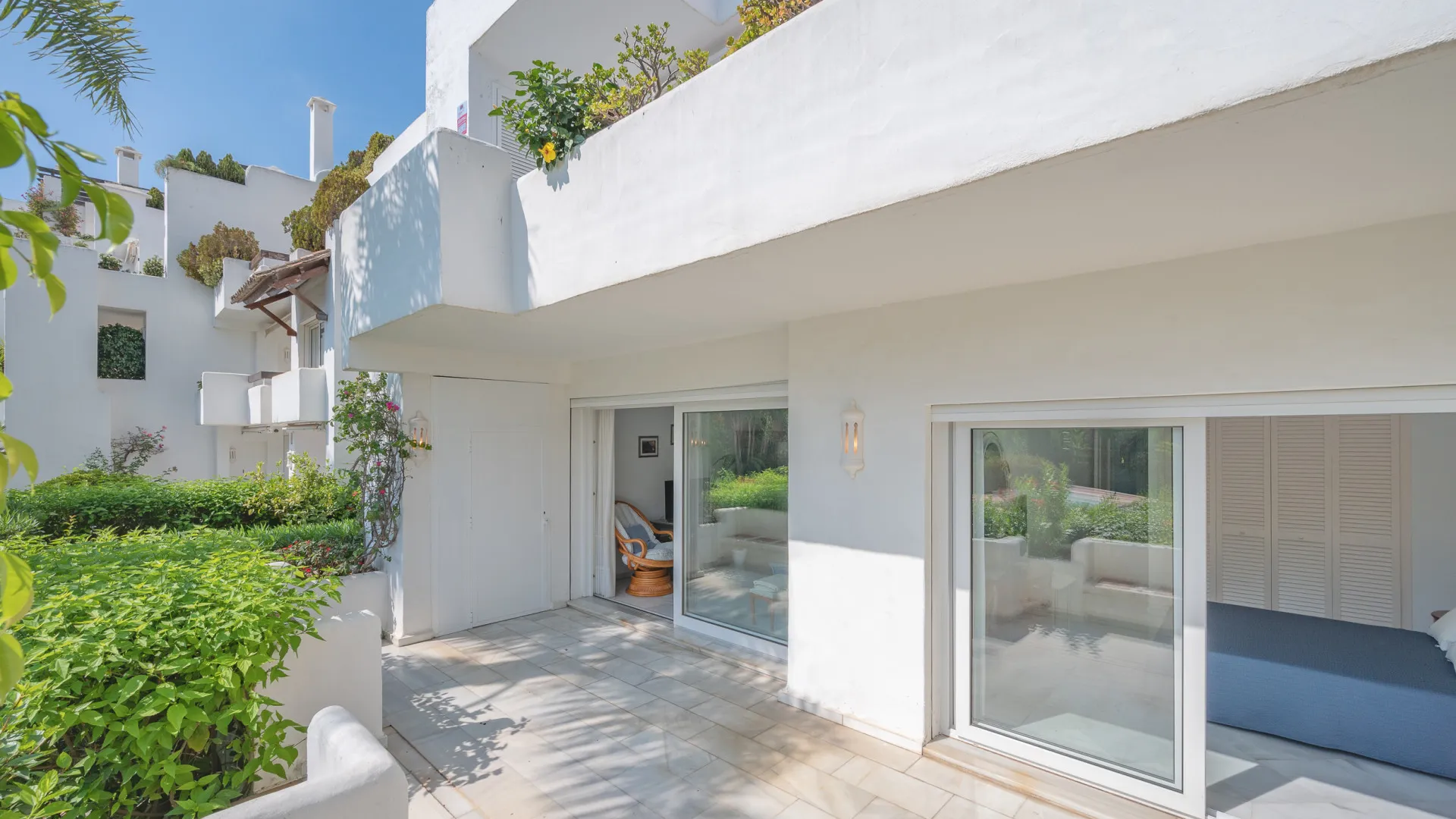 Alhambra del Mar ground floor apartment for sale
