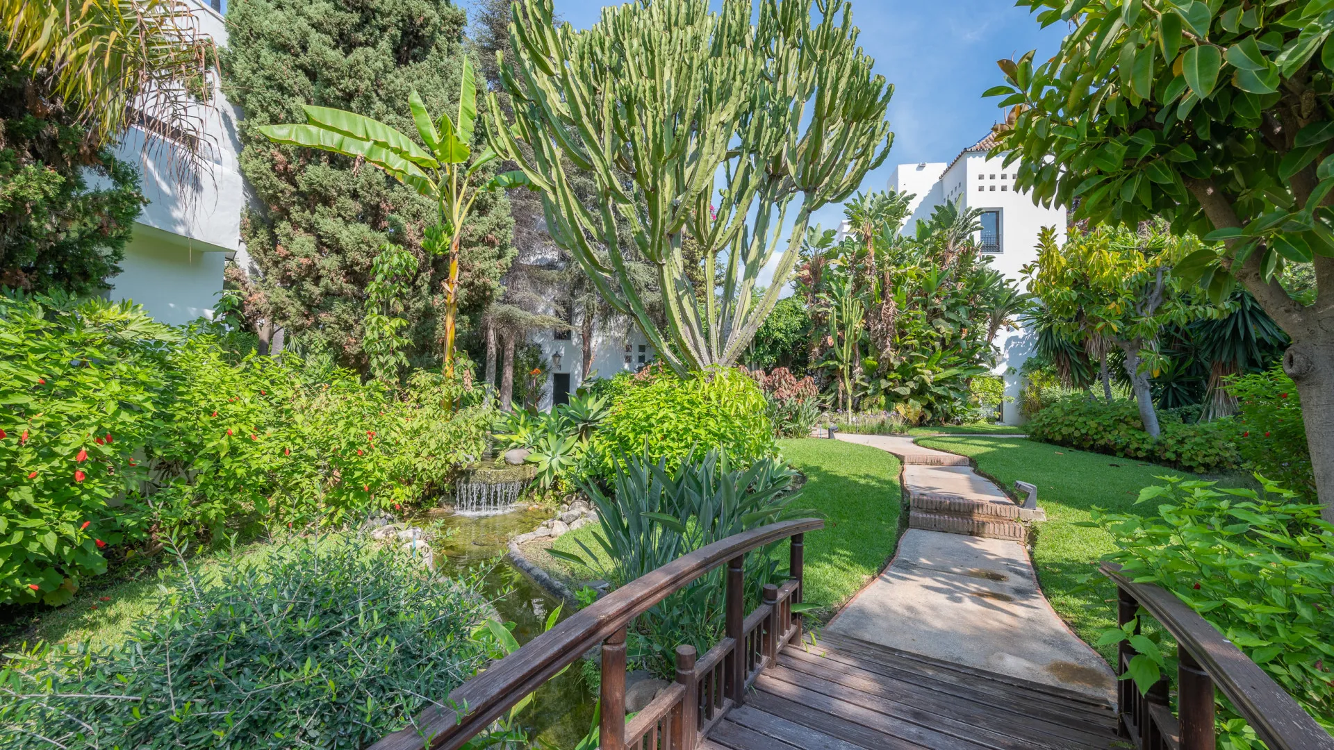 Alhambra del Mar ground floor apartment for sale