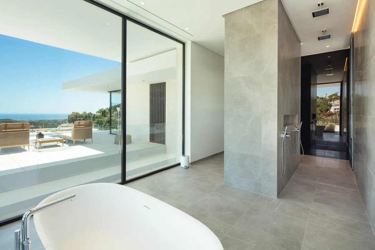 El Madroñal, villa de 8 dormitorios en venta