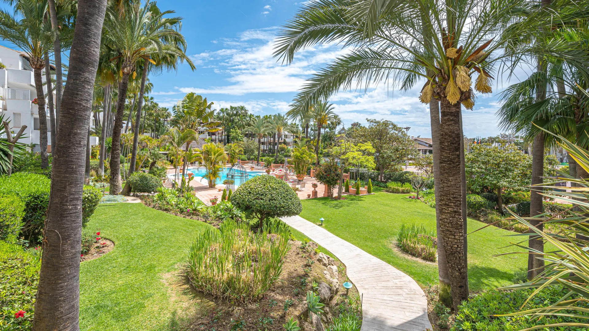 For sale Marina Puente Romano duplex penthouse with 3 bedrooms