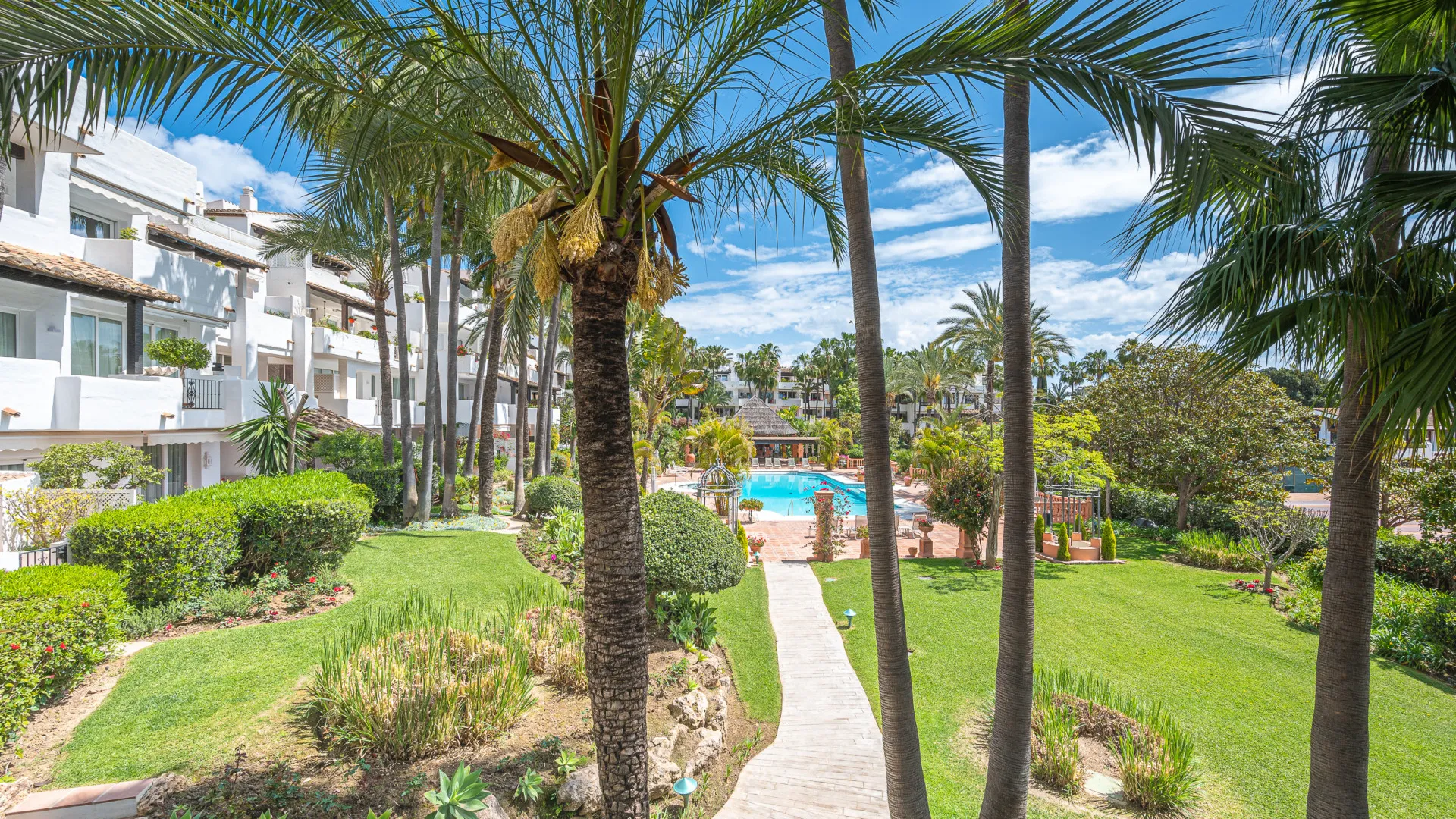 For sale Marina Puente Romano duplex penthouse with 3 bedrooms