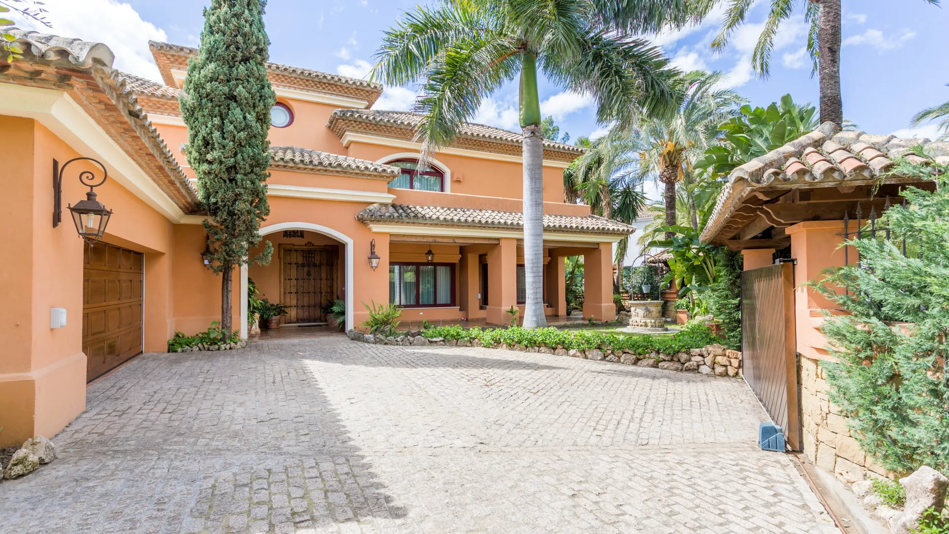 For sale villa in Altos Reales with 5 bedrooms