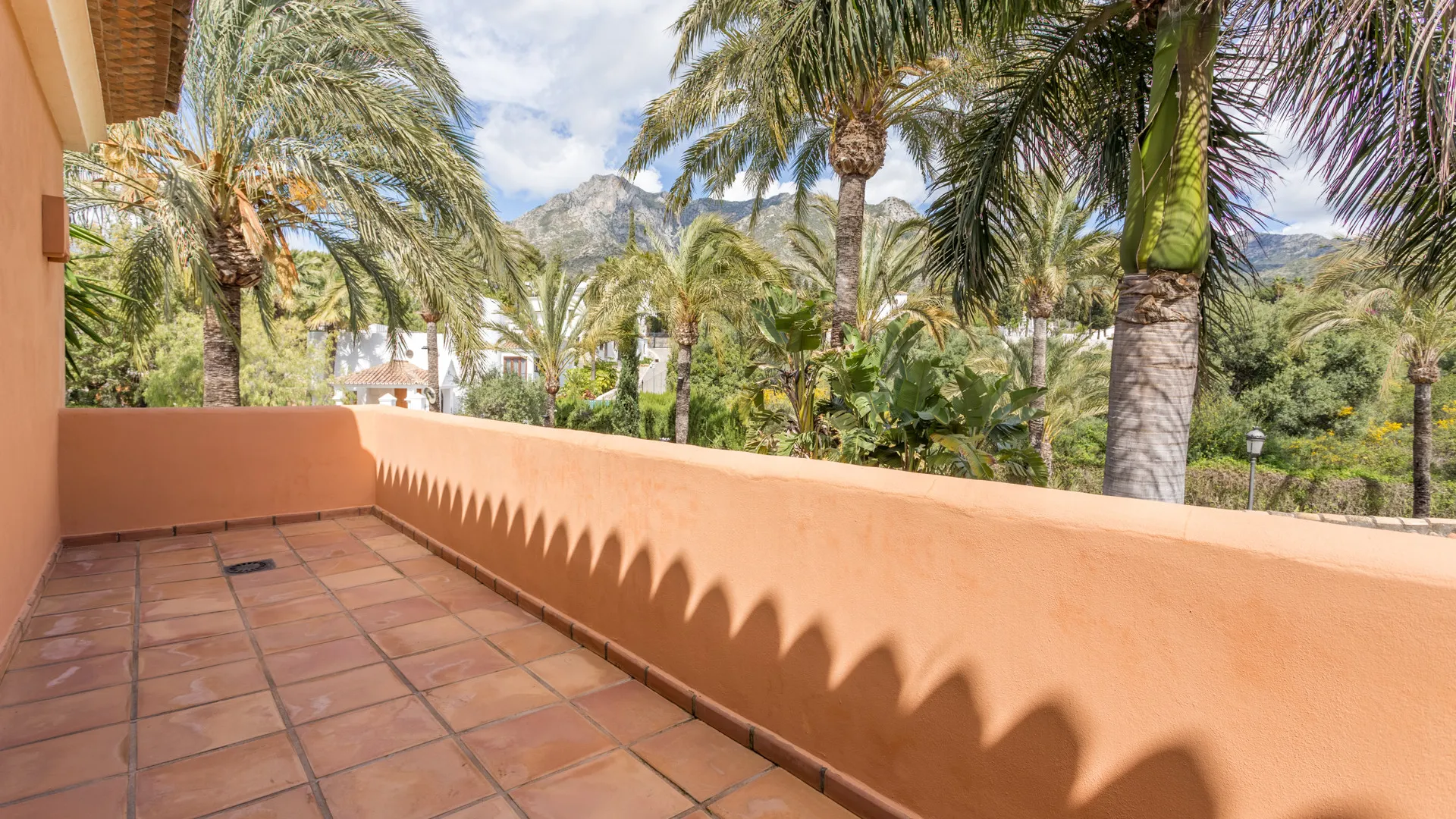 For sale villa in Altos Reales with 5 bedrooms