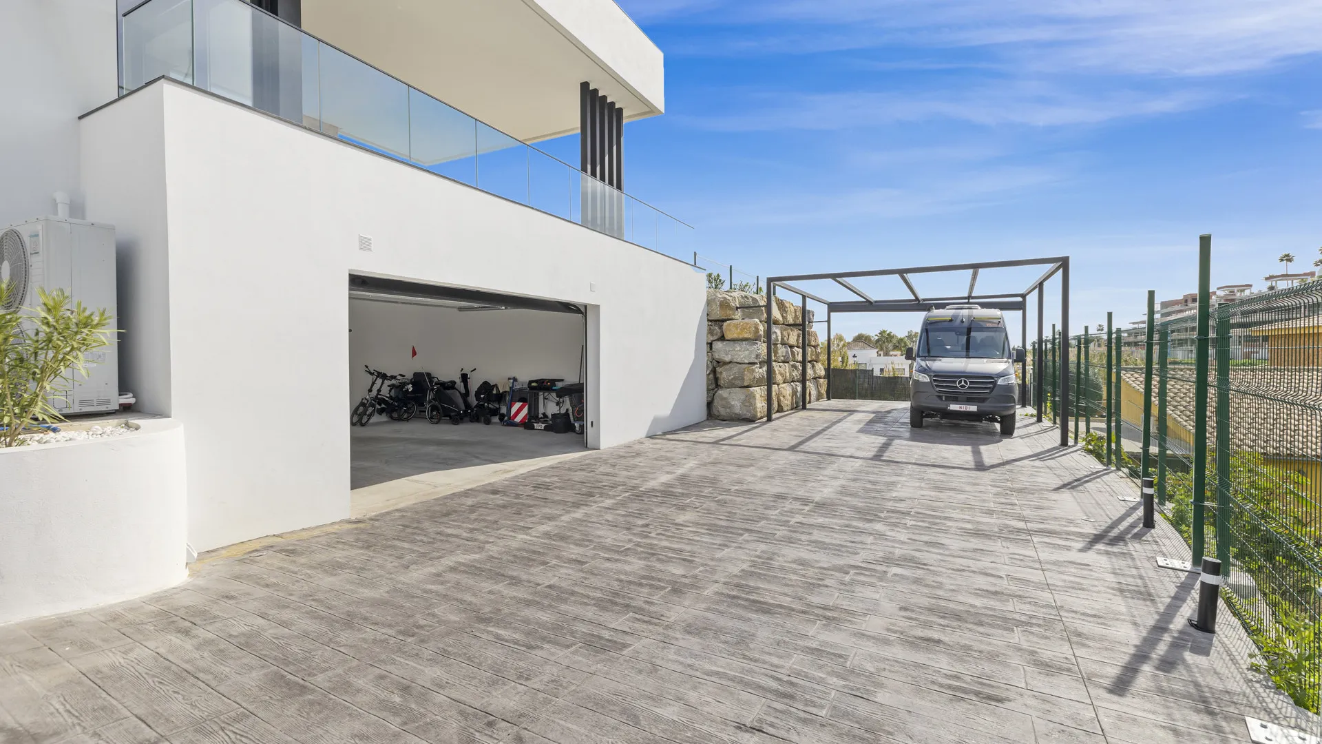 Se vende villa en La Alqueria de 4 dormitorios