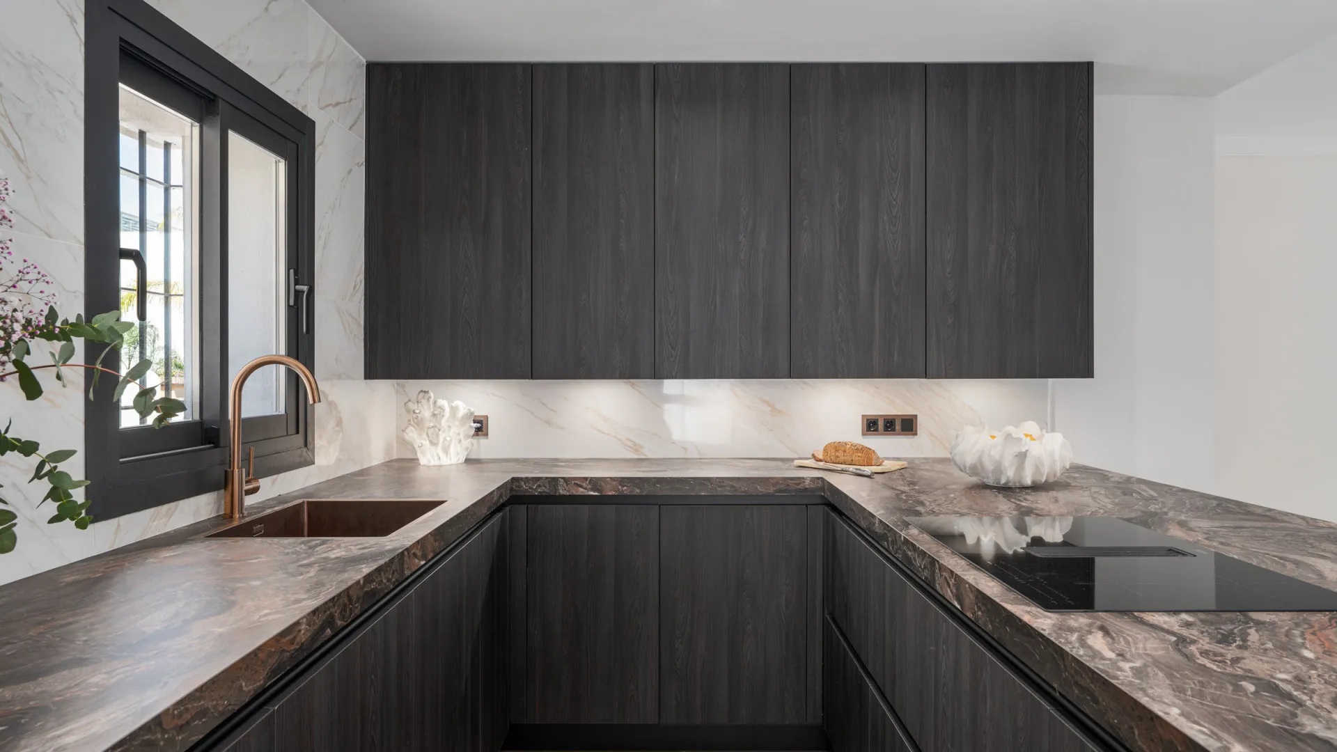 Villa en venta en Altos del Rodeo con 6 dormitorios