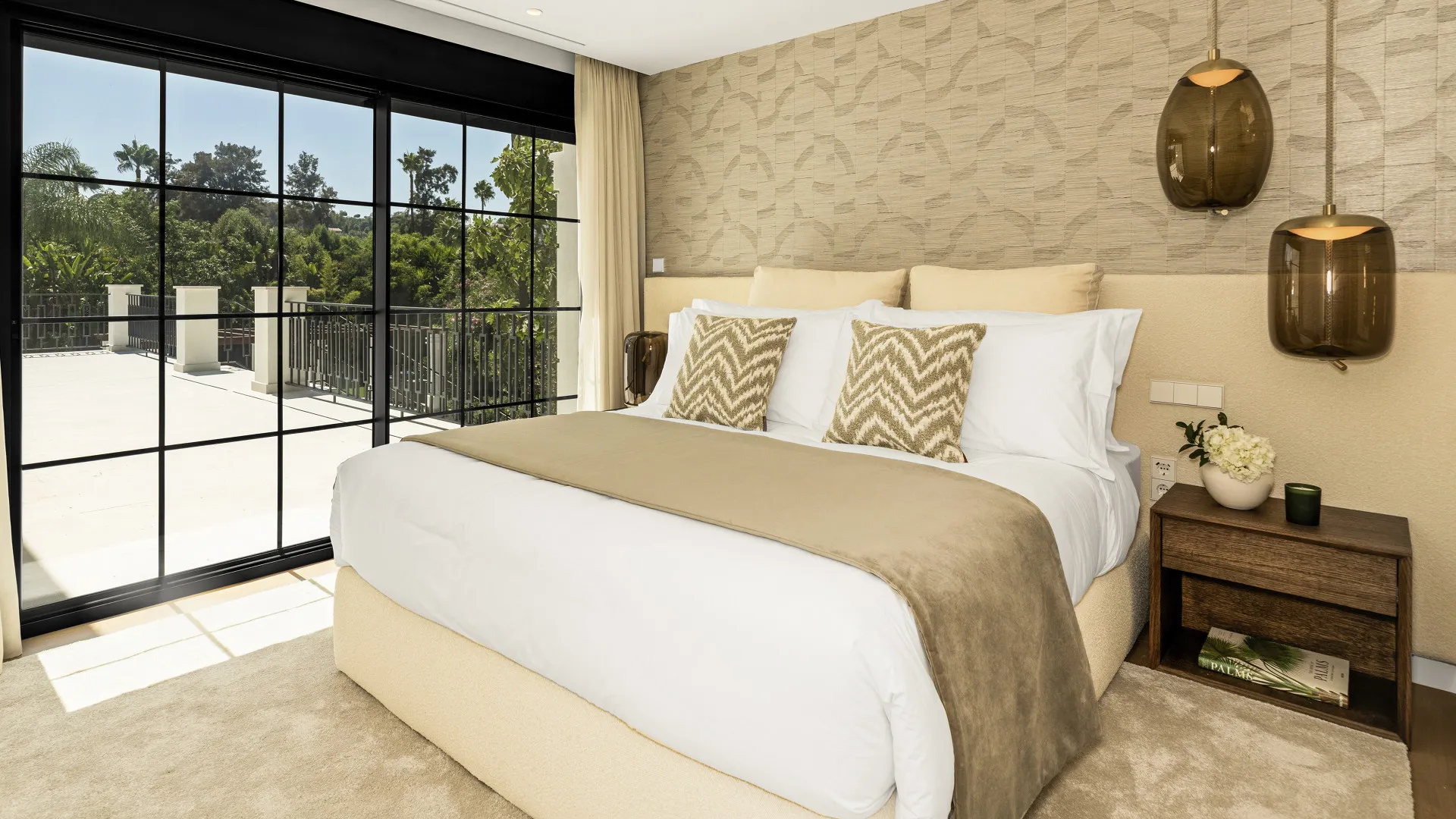 Villa con 6 dormitorios en venta en Las Brisas