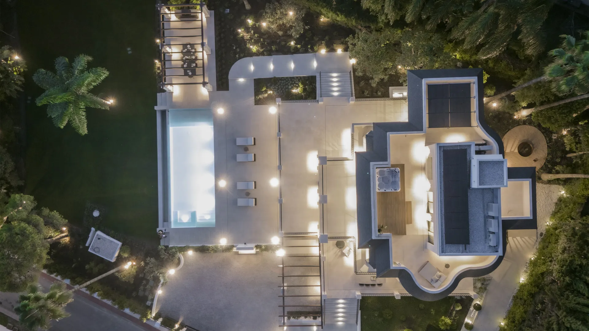 Villa con 6 dormitorios en venta en Las Brisas