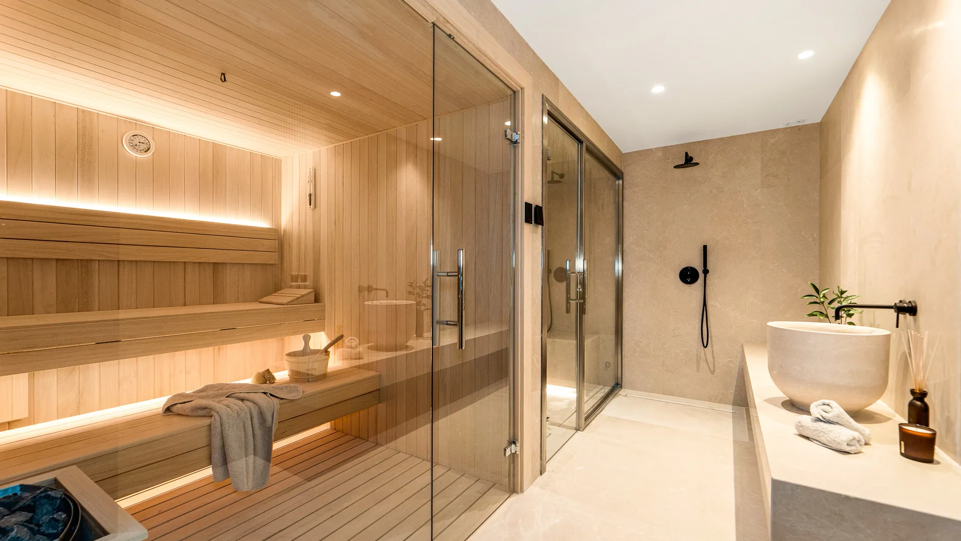 Villa con 6 dormitorios en venta en Las Brisas