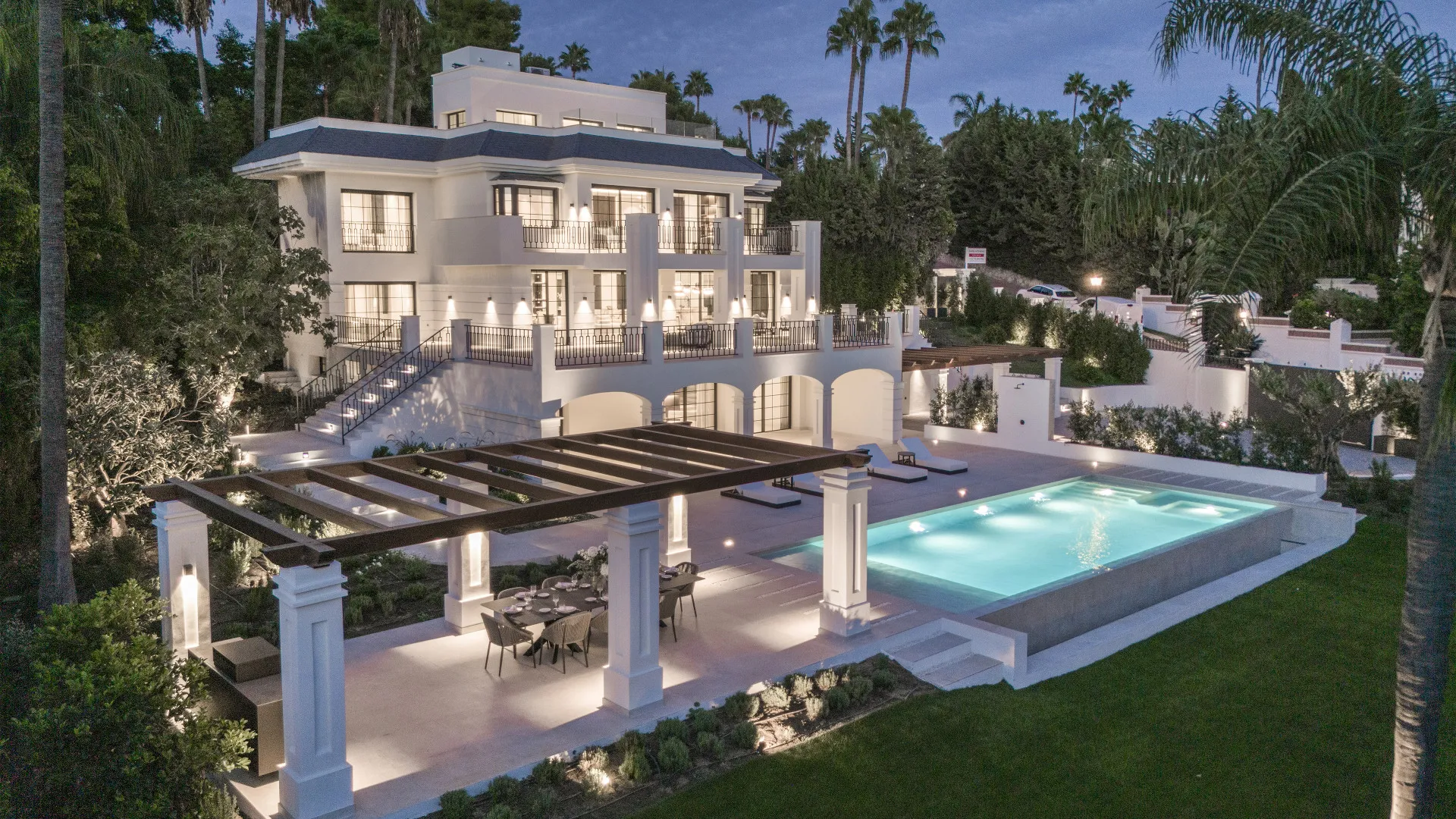 Villa con 6 dormitorios en venta en Las Brisas