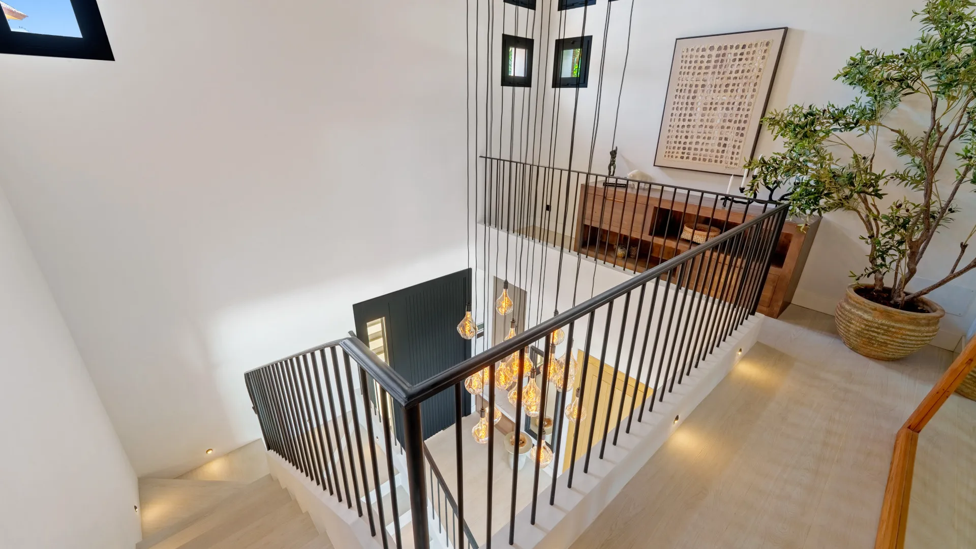 For sale villa in Nueva Andalucia