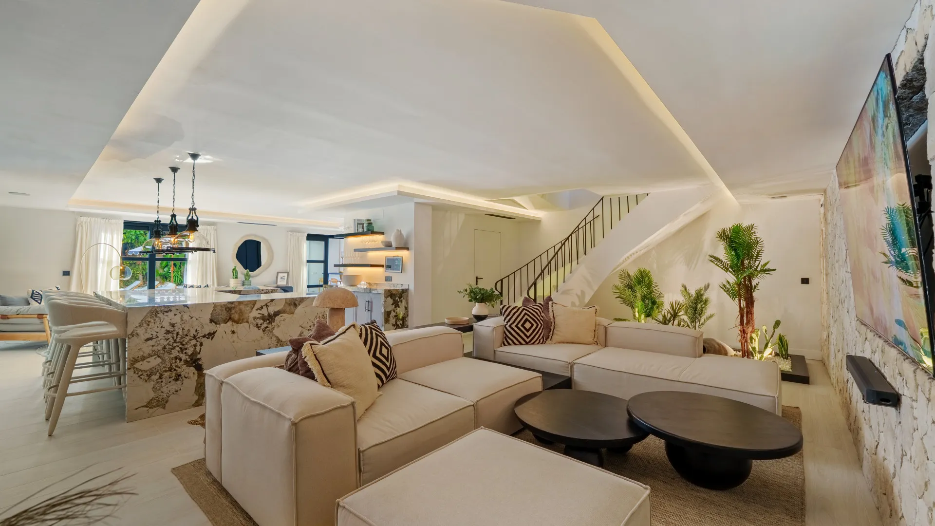 For sale villa in Nueva Andalucia