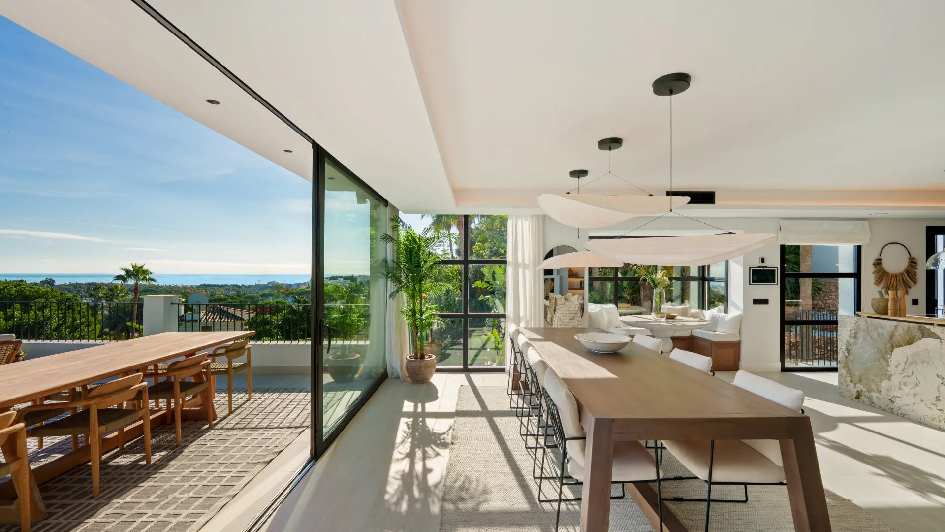 For sale villa in Nueva Andalucia