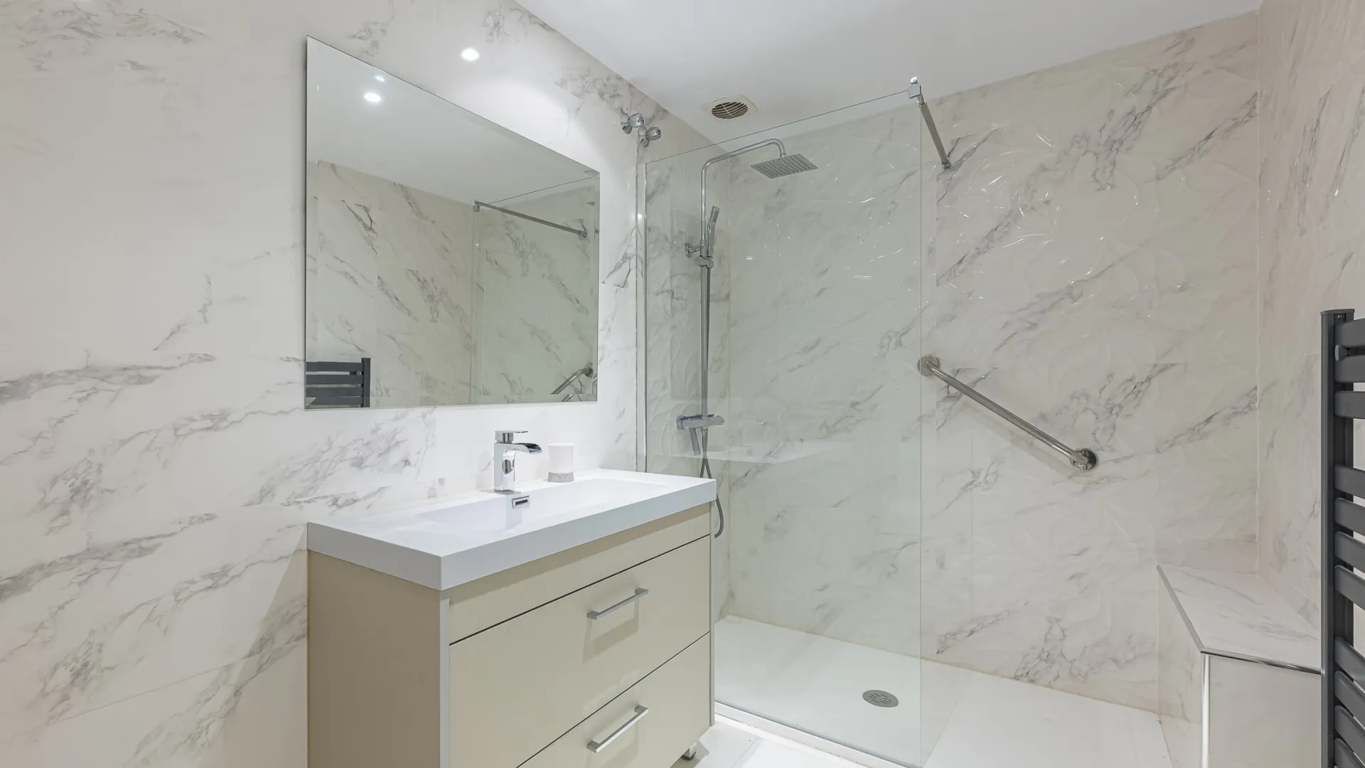 For sale Ancon Sierra IV apartment with 2 bedrooms