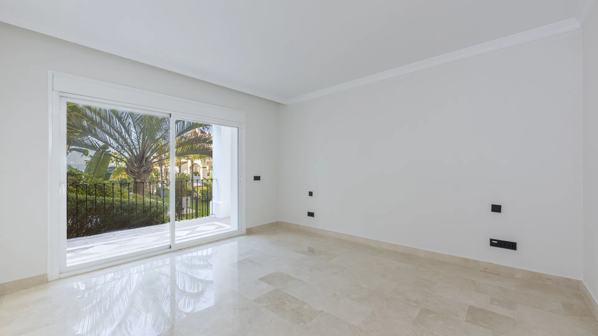 Ground floor apartment for sale in Montebello Hills