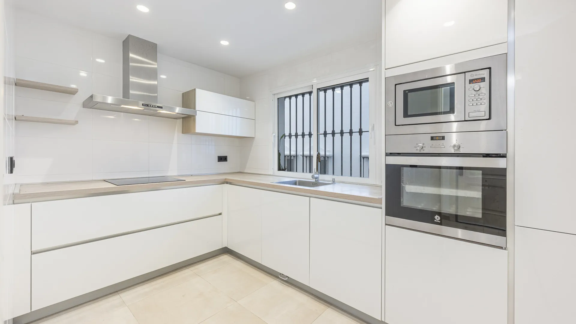 Ground floor apartment for sale in Montebello Hills