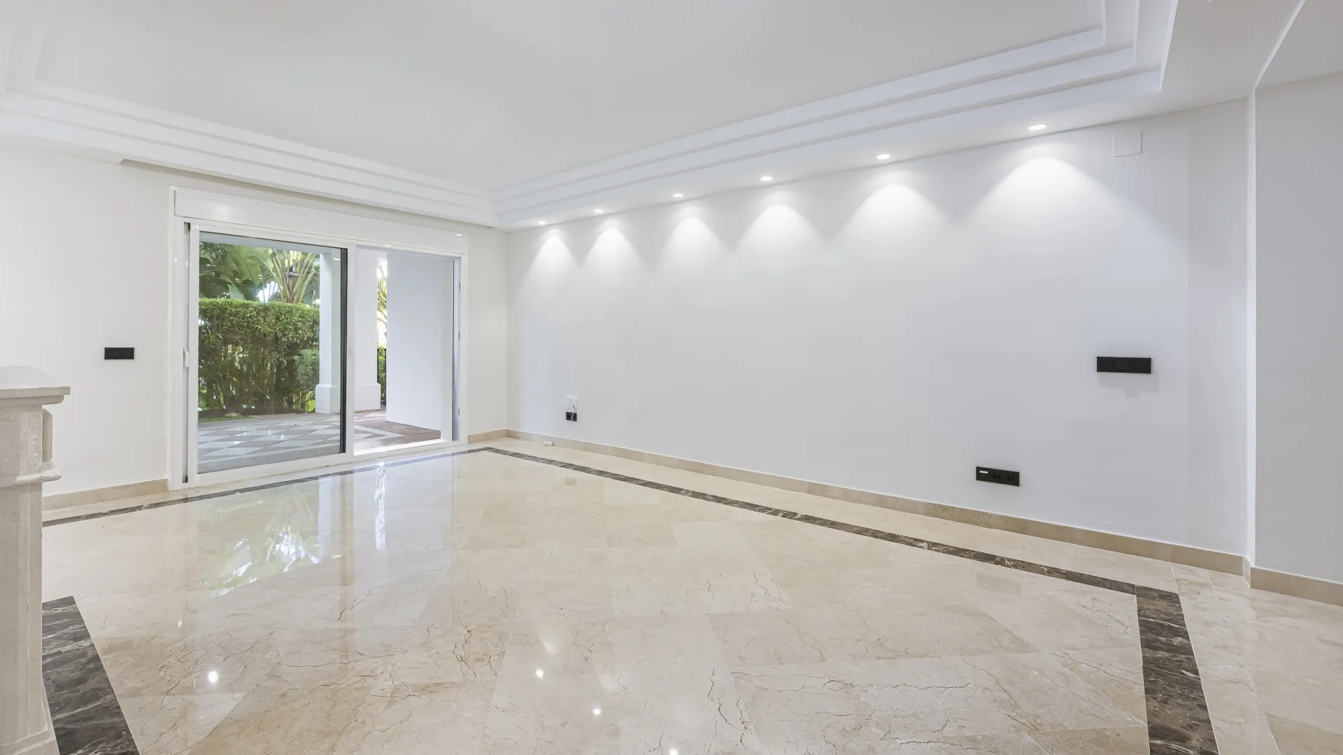 Ground floor apartment for sale in Montebello Hills