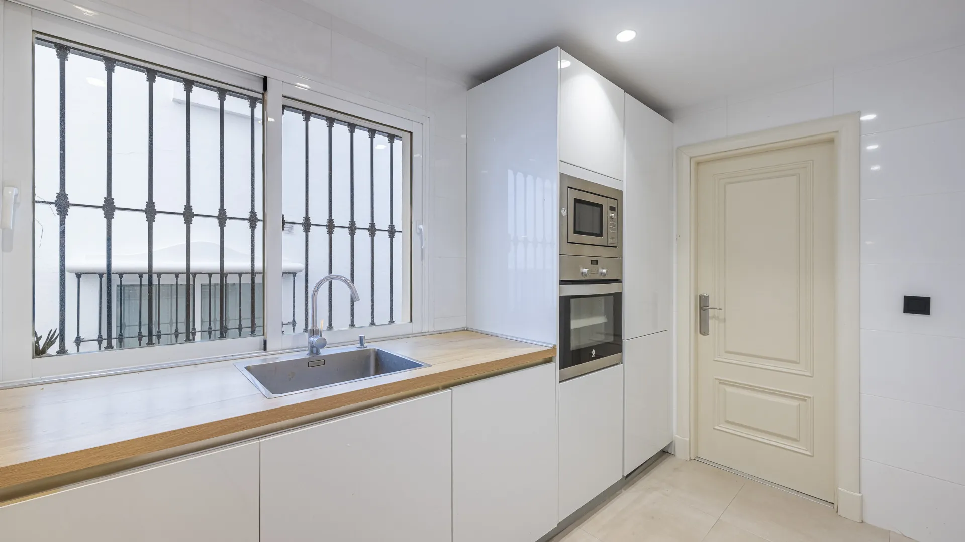 Ground floor apartment for sale in Montebello Hills