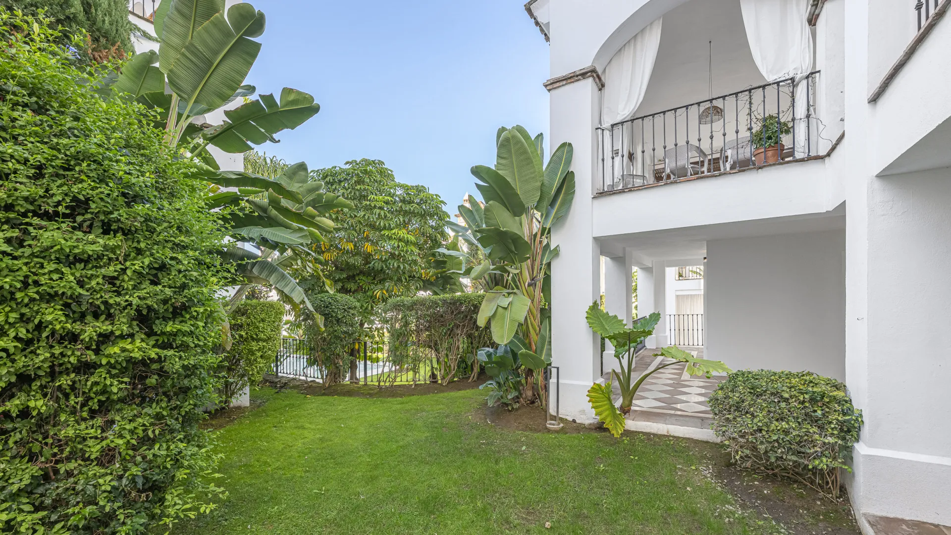 Ground floor apartment for sale in Montebello Hills