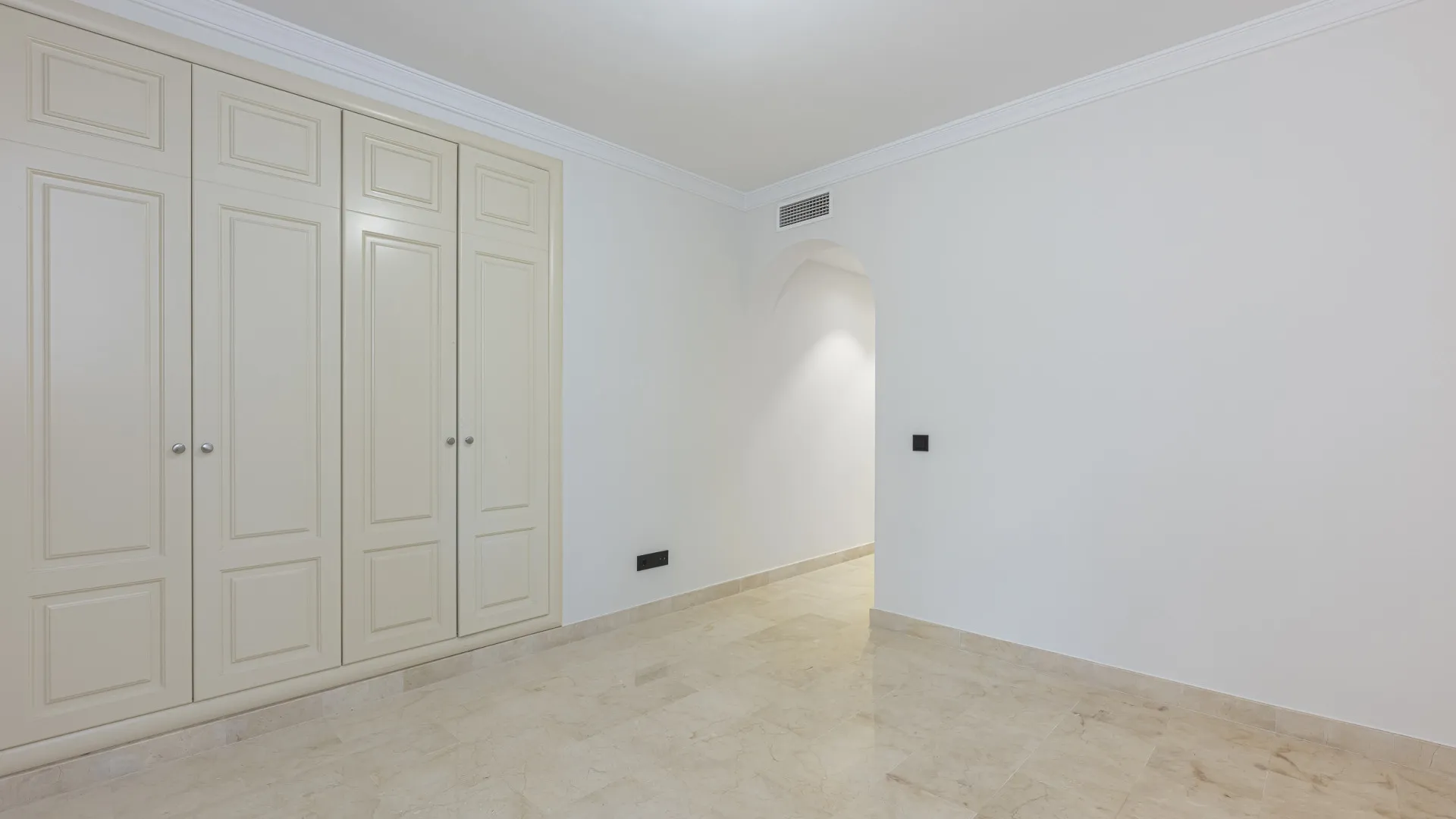 Ground floor apartment for sale in Montebello Hills