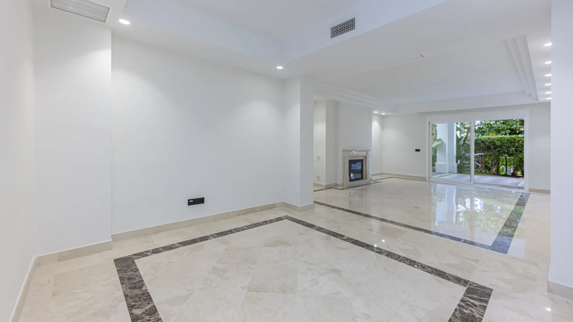 Ground floor apartment for sale in Montebello Hills