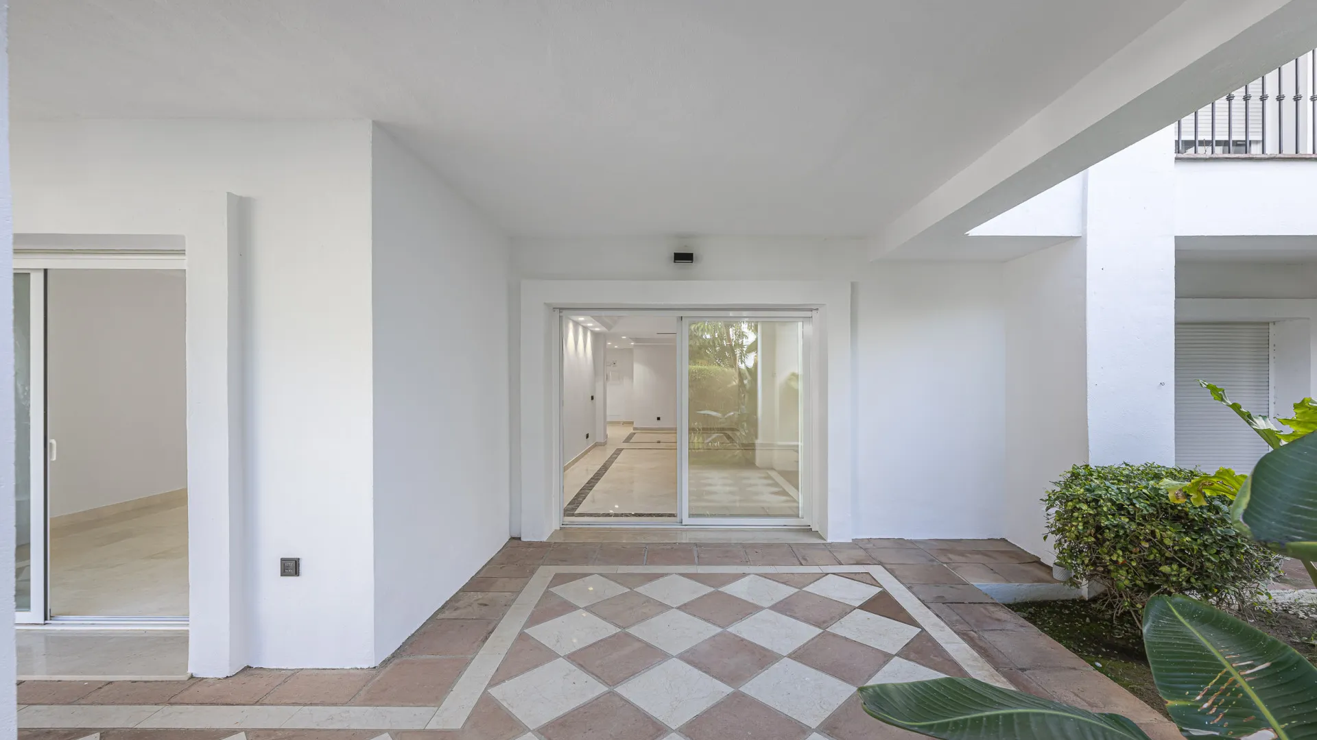 Ground floor apartment for sale in Montebello Hills