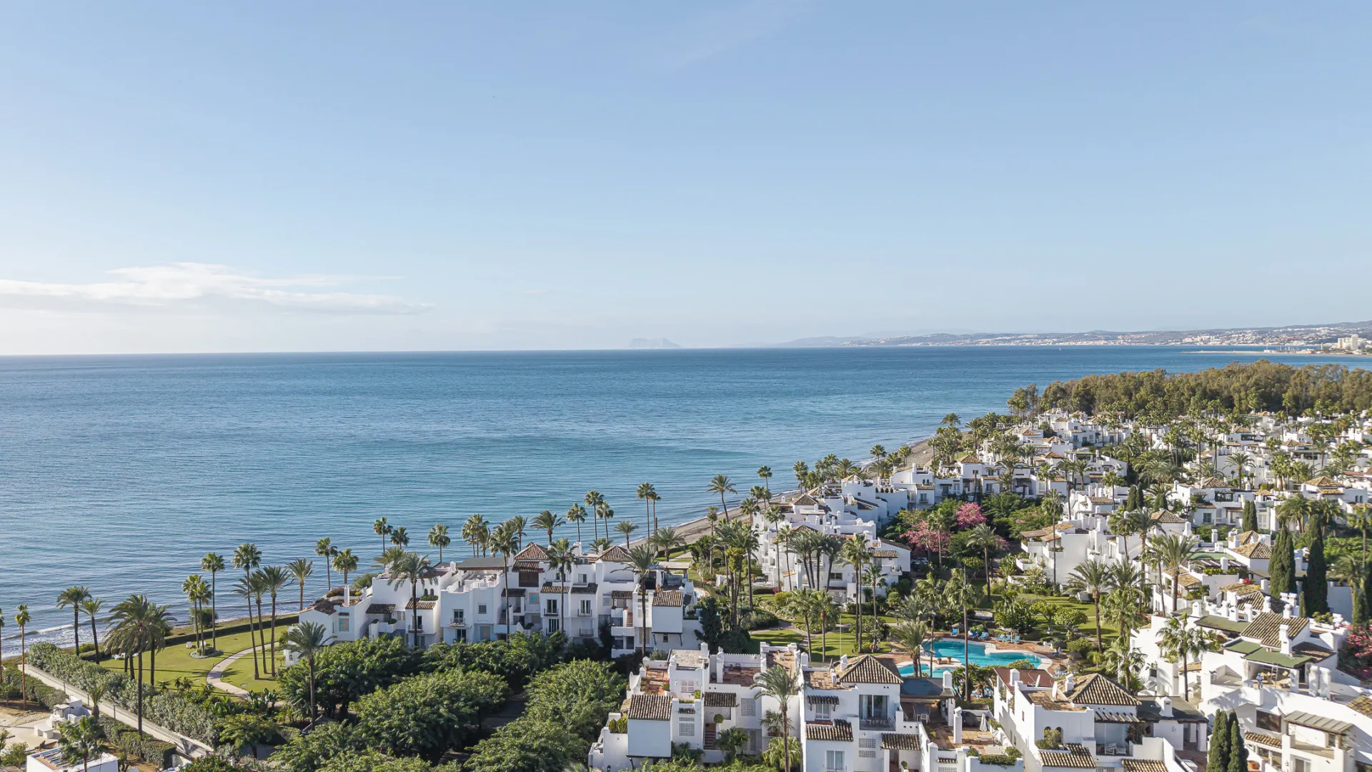 Apartamento planta baja de 3 dormitorios en venta en Alcazaba Beach