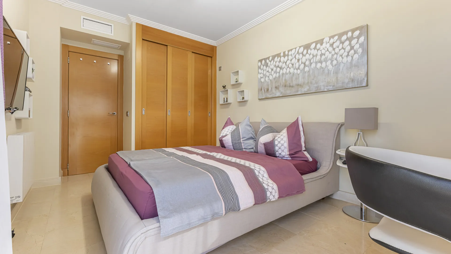 Penthouse with 2 bedrooms for sale in Benahavis