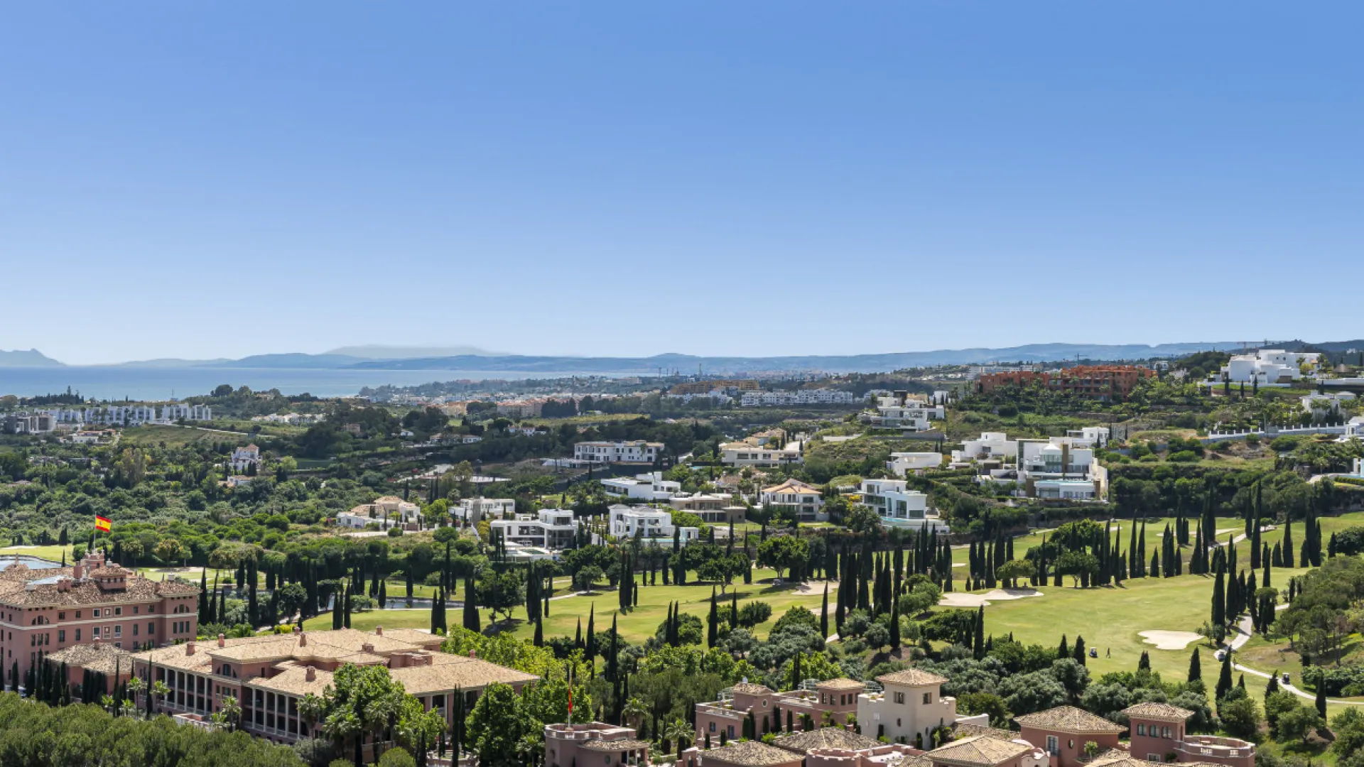 Penthouse with 2 bedrooms for sale in Benahavis