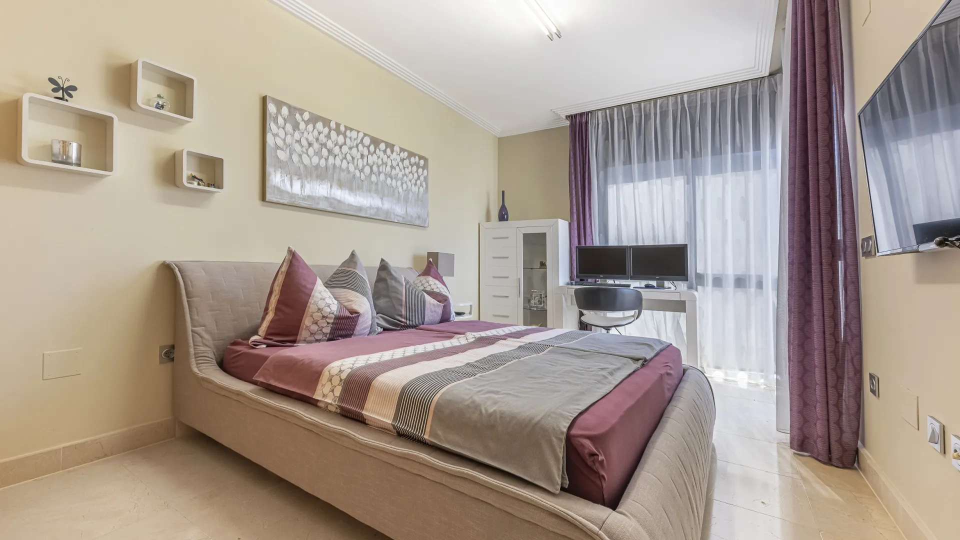 Penthouse with 2 bedrooms for sale in Benahavis