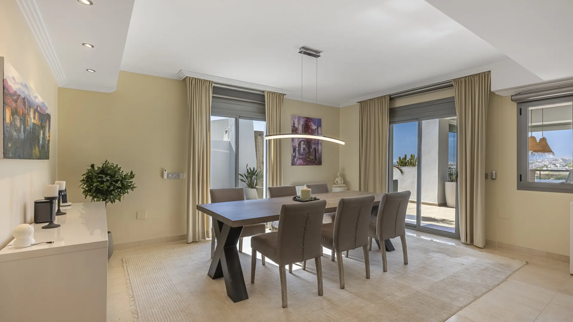 Penthouse with 2 bedrooms for sale in Benahavis