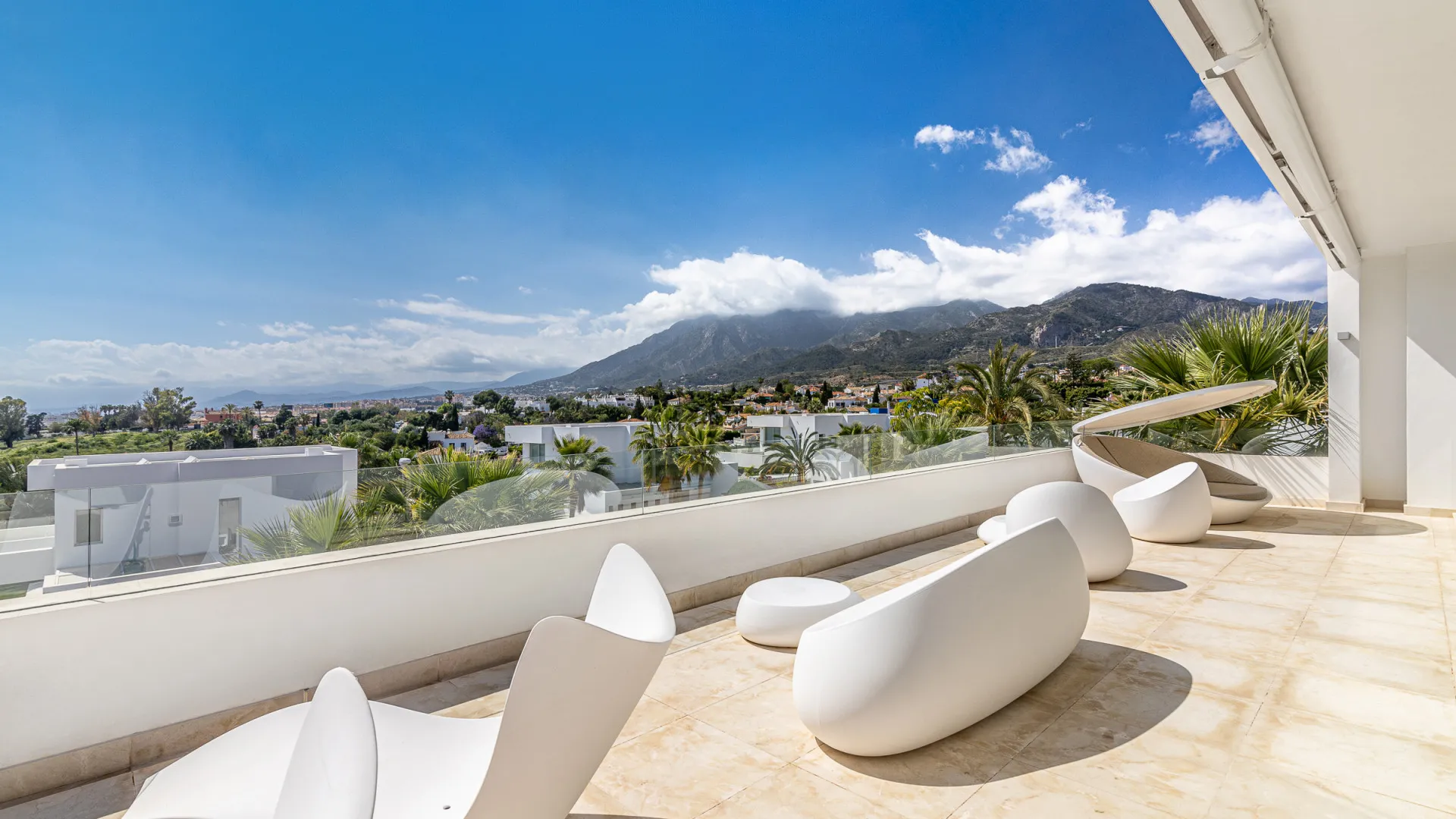 Buy villa in Rio Real