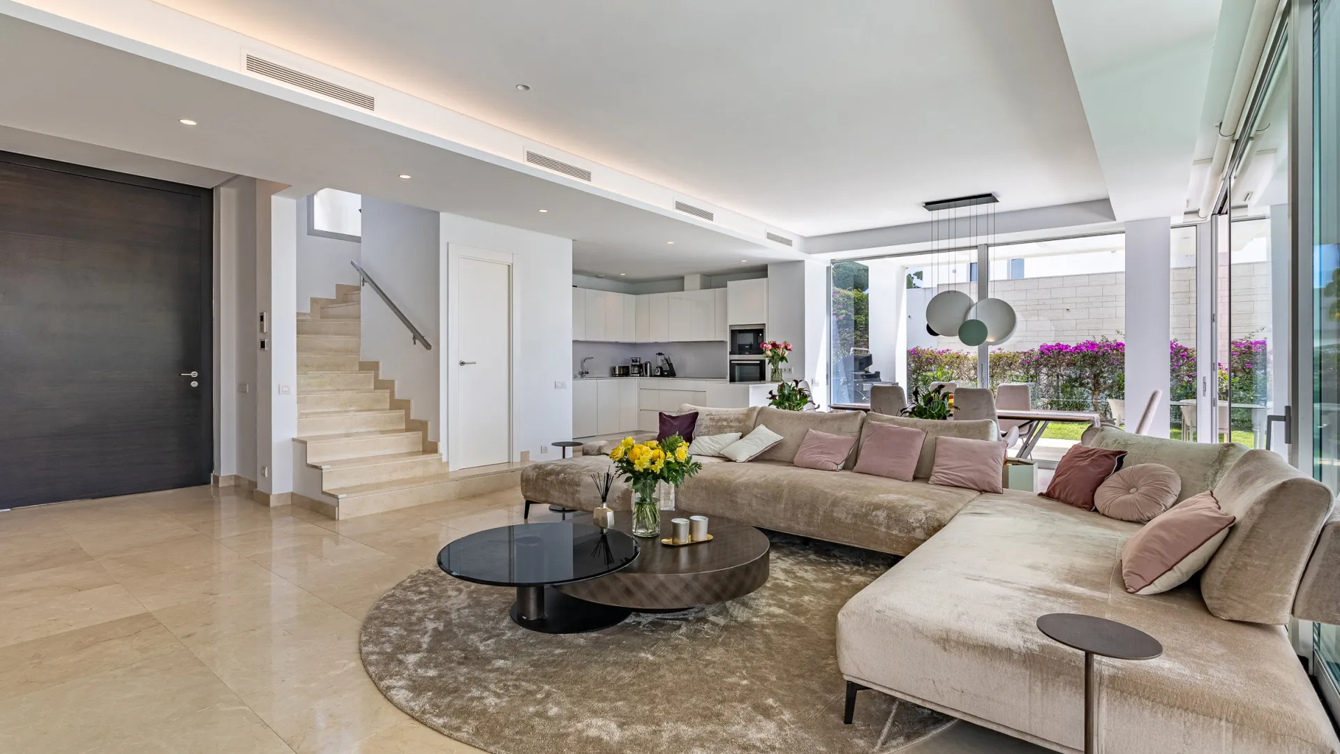 Buy villa in Rio Real