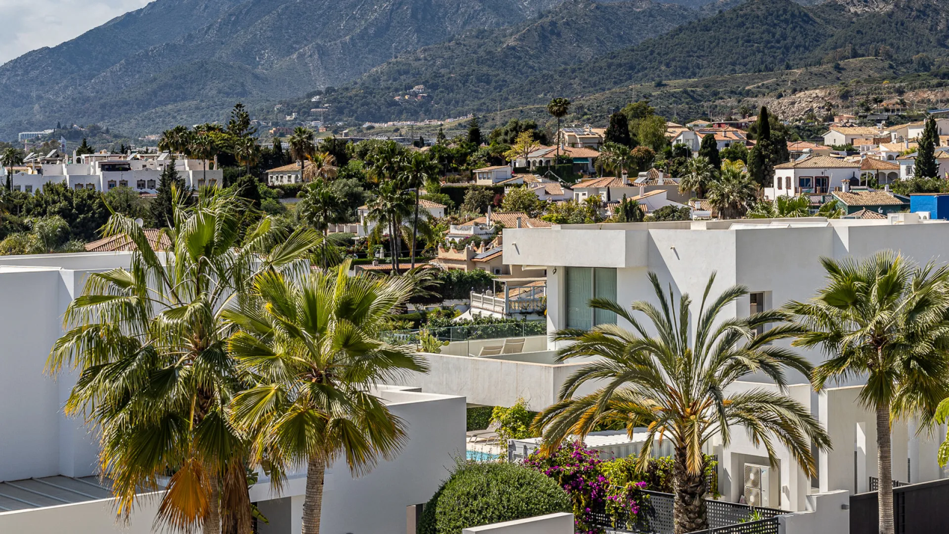 Buy villa in Rio Real