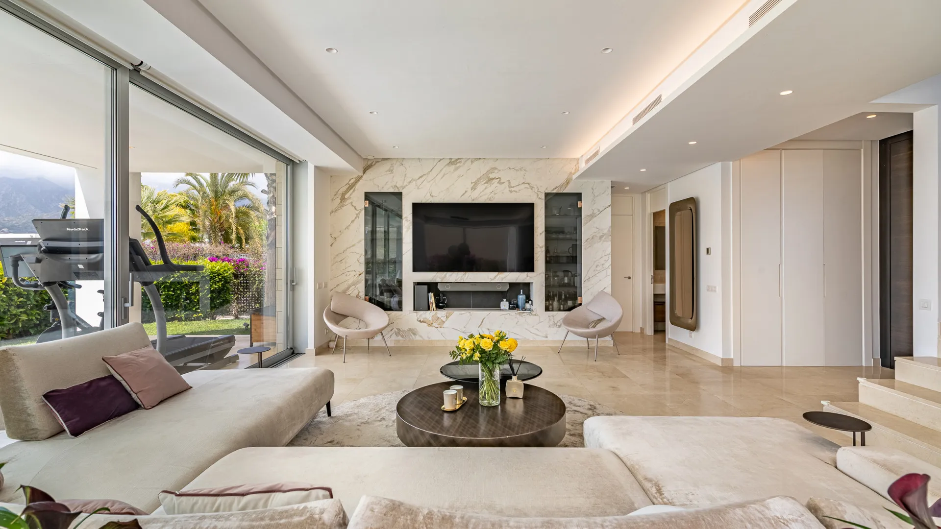 Buy villa in Rio Real