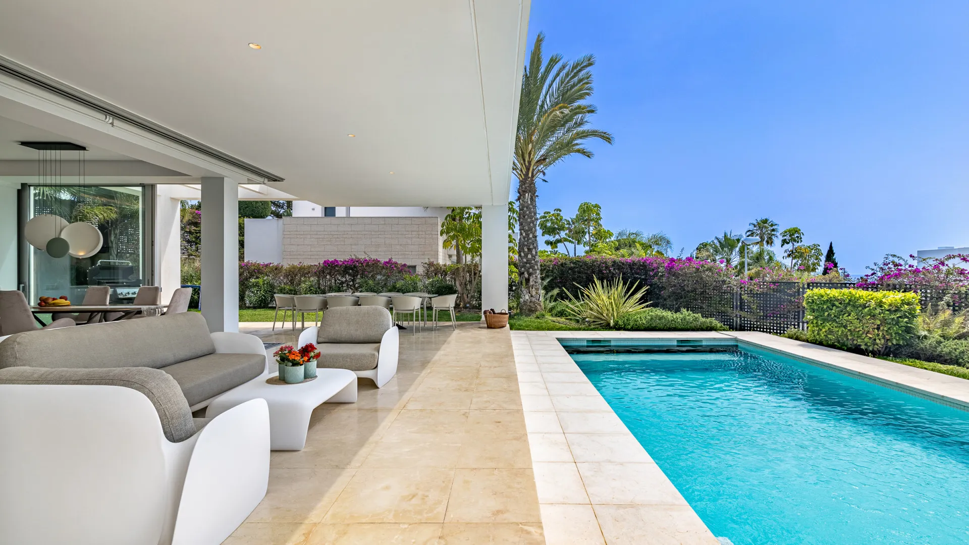 Buy villa in Rio Real