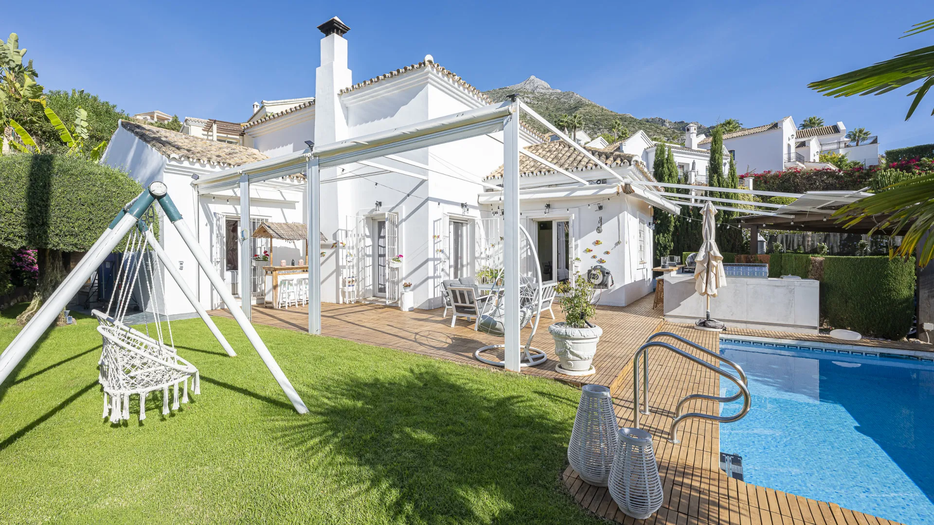 4 bedrooms villa for sale in Carretera de Istan