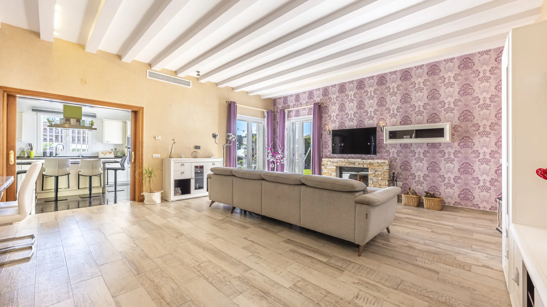 4 bedrooms villa for sale in Carretera de Istan