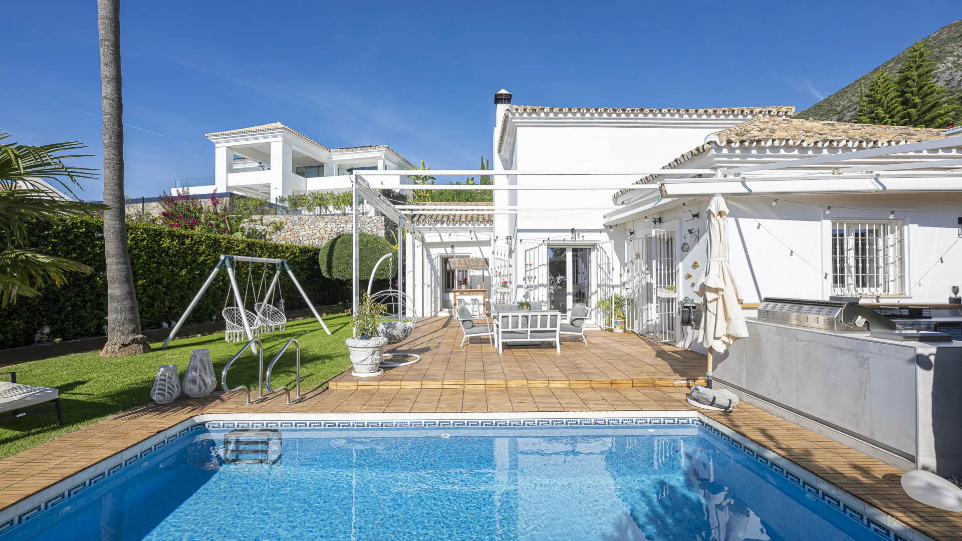 4 bedrooms villa for sale in Carretera de Istan