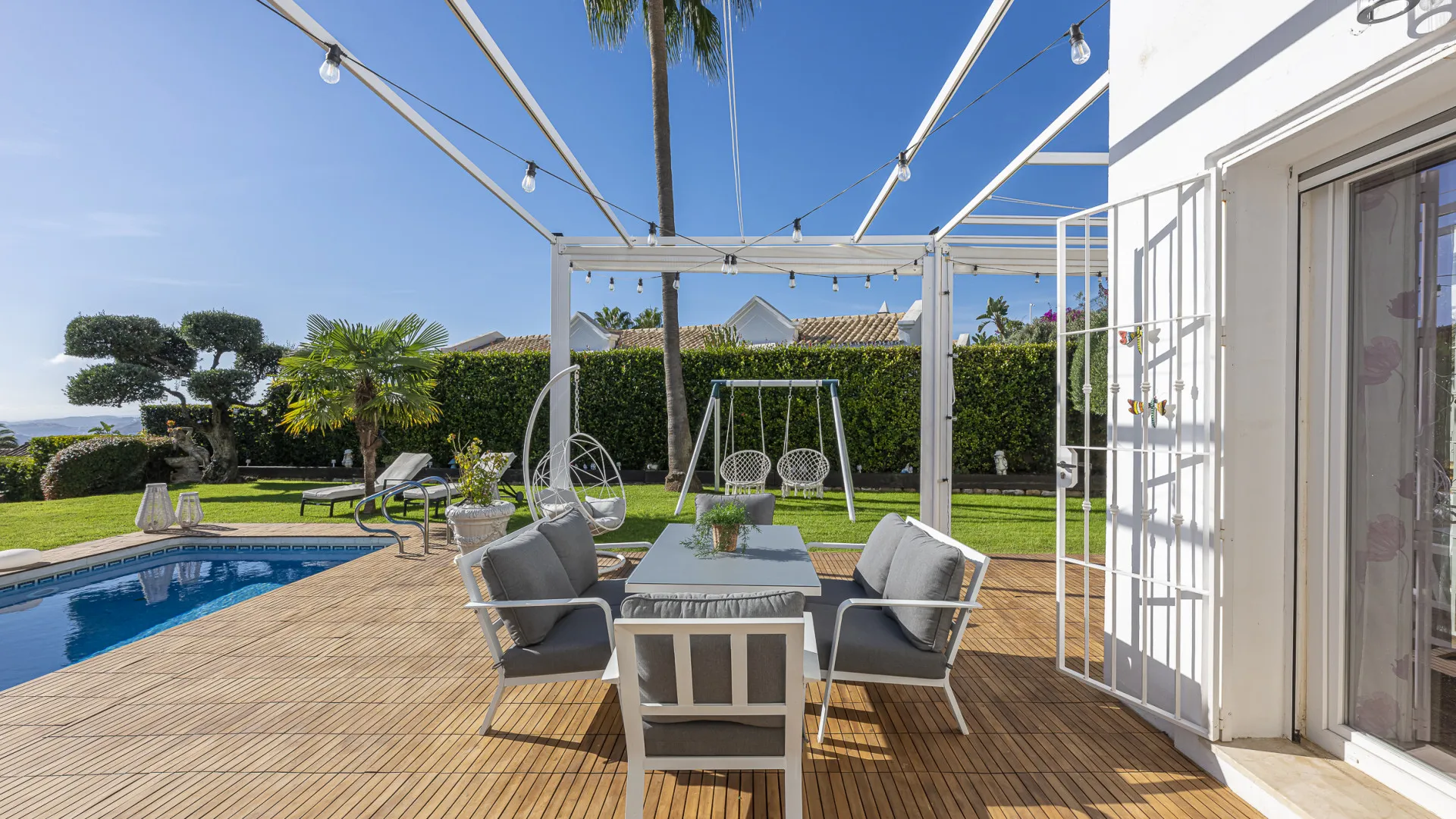 4 bedrooms villa for sale in Carretera de Istan