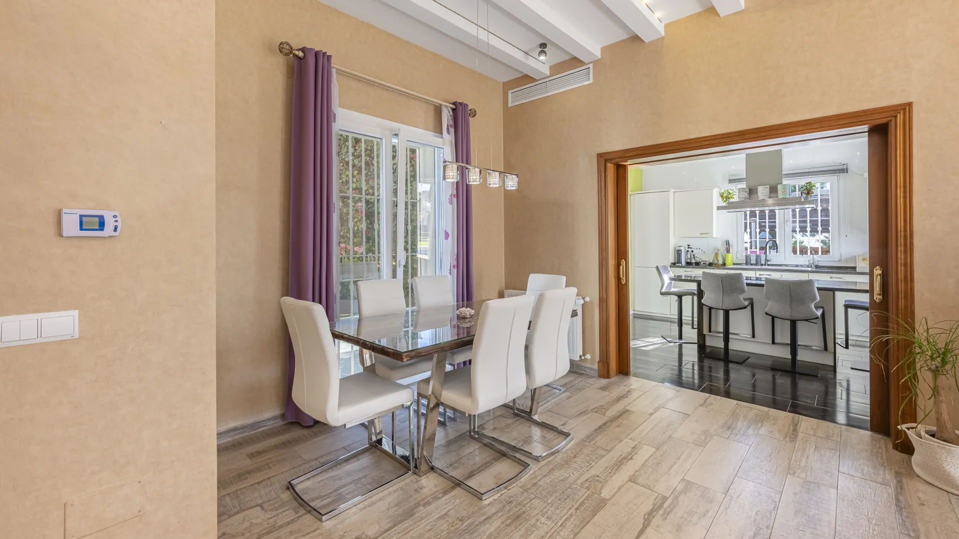 4 bedrooms villa for sale in Carretera de Istan