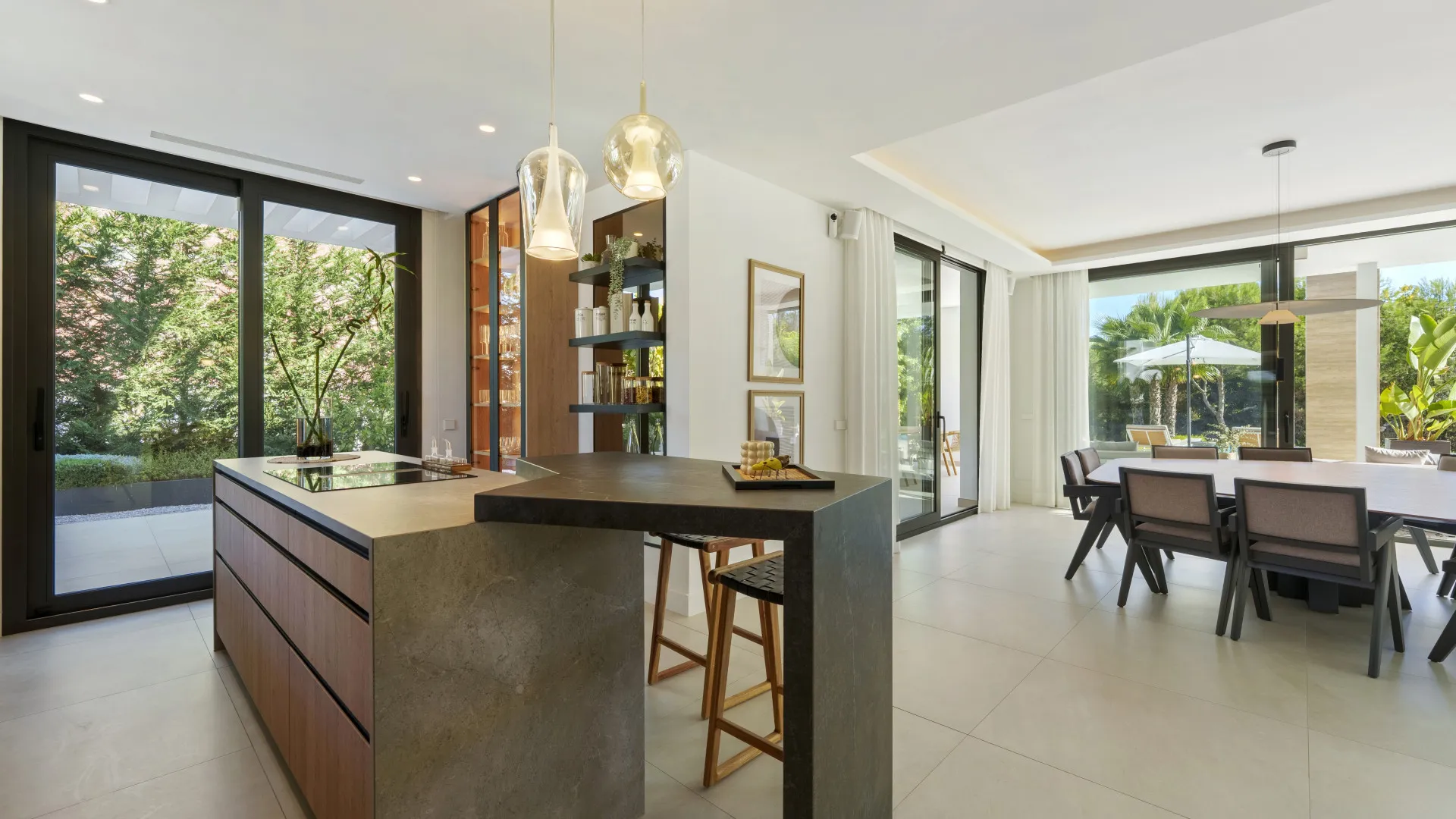 Altos de Puente Romano, villa de 6 dormitorios a la venta