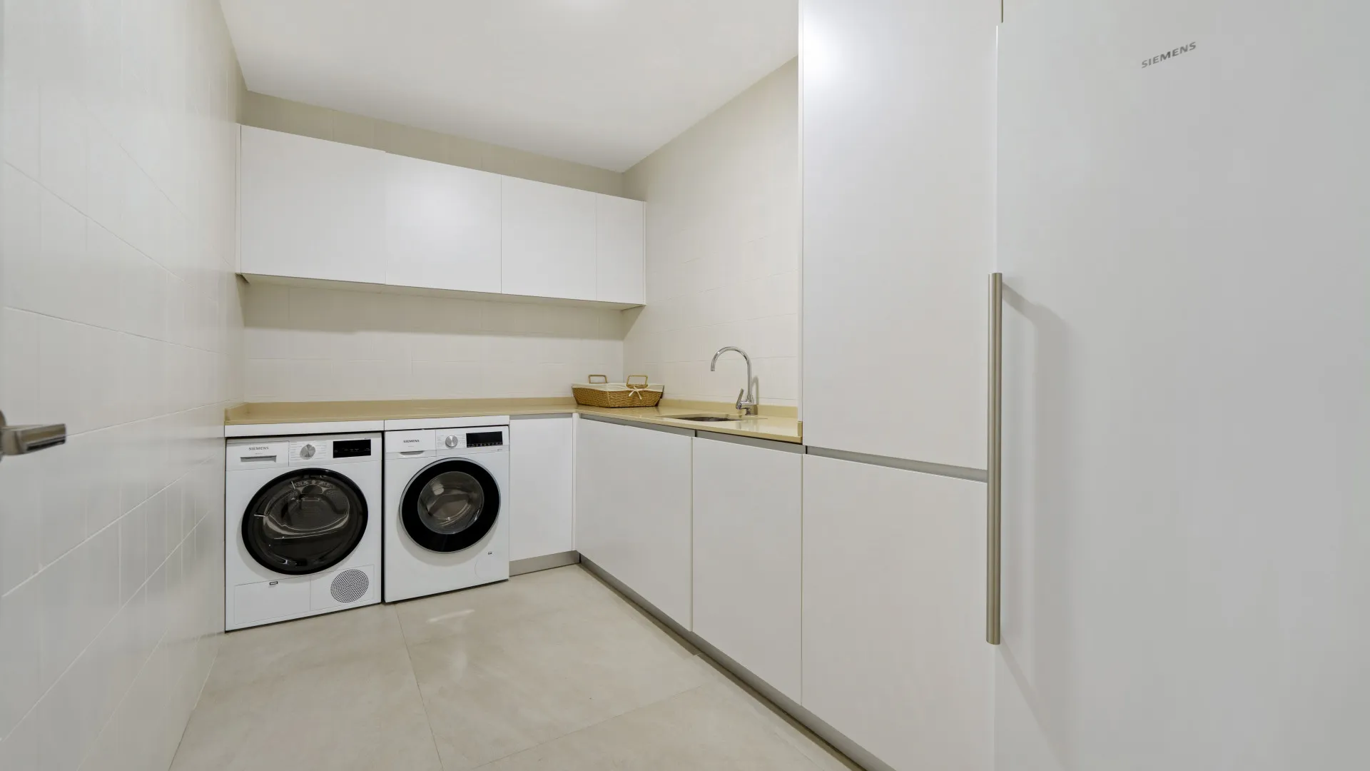 Altos de Puente Romano, villa de 6 dormitorios a la venta