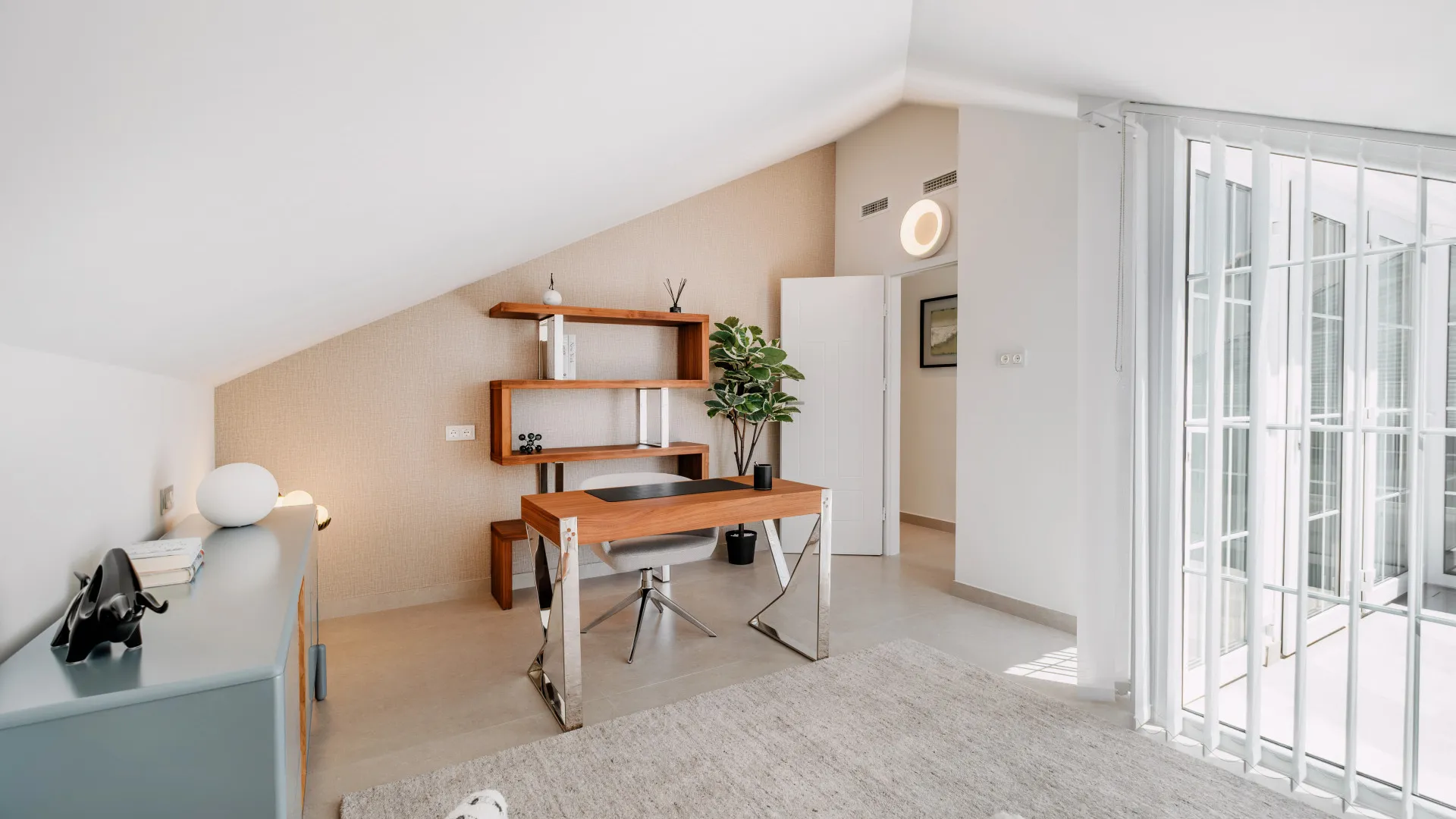 Atico duplex con 5 dormitorios en venta en Las Lolas