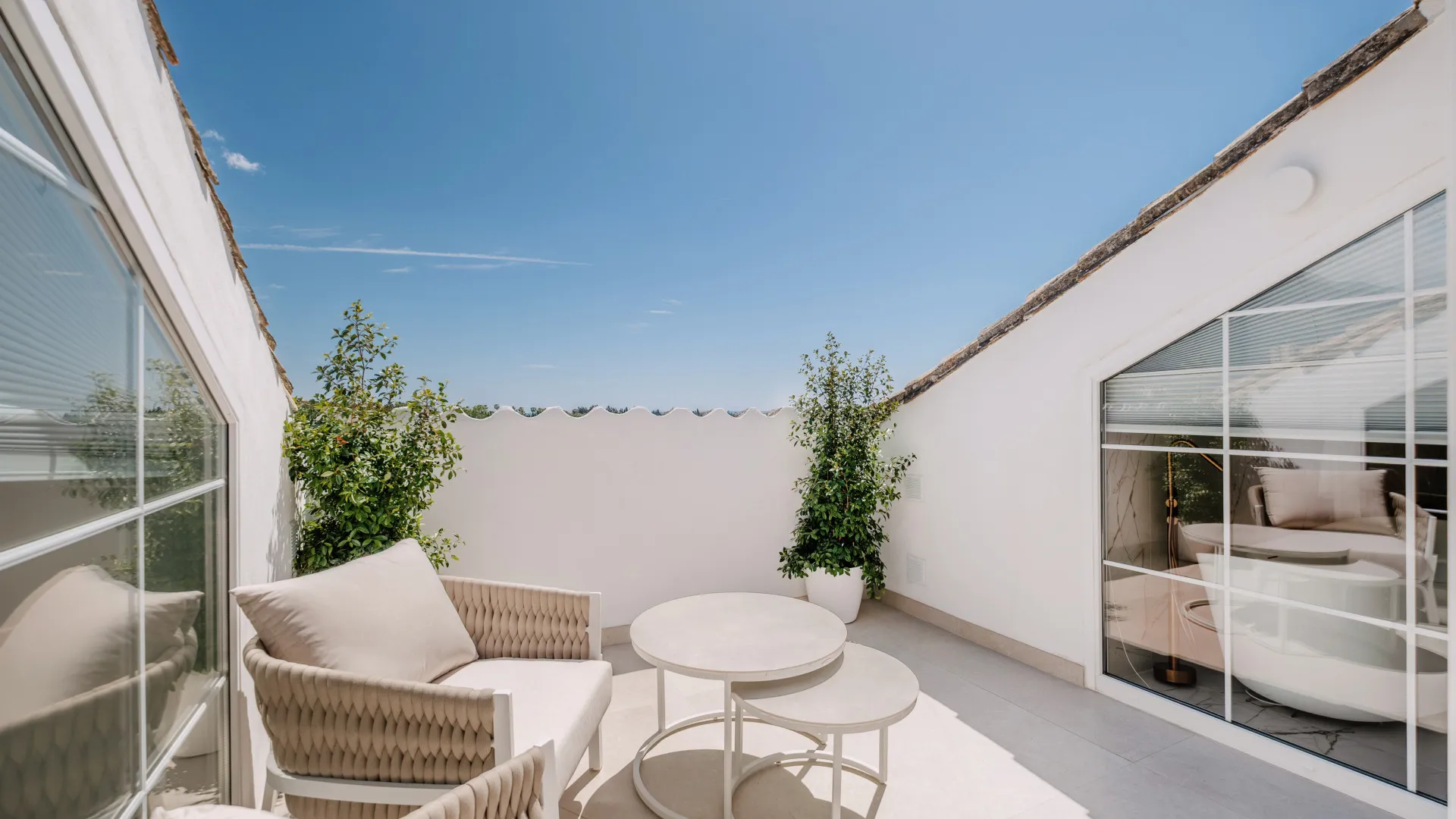 Atico duplex con 5 dormitorios en venta en Las Lolas