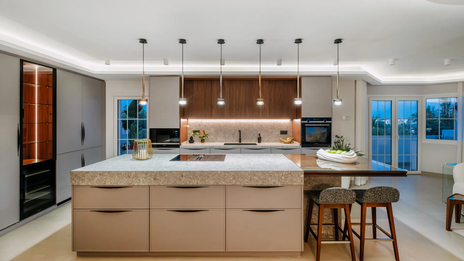 Atico duplex con 5 dormitorios en venta en Las Lolas