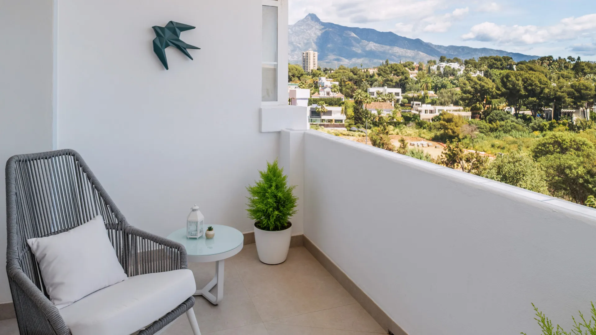 Atico duplex con 5 dormitorios en venta en Las Lolas